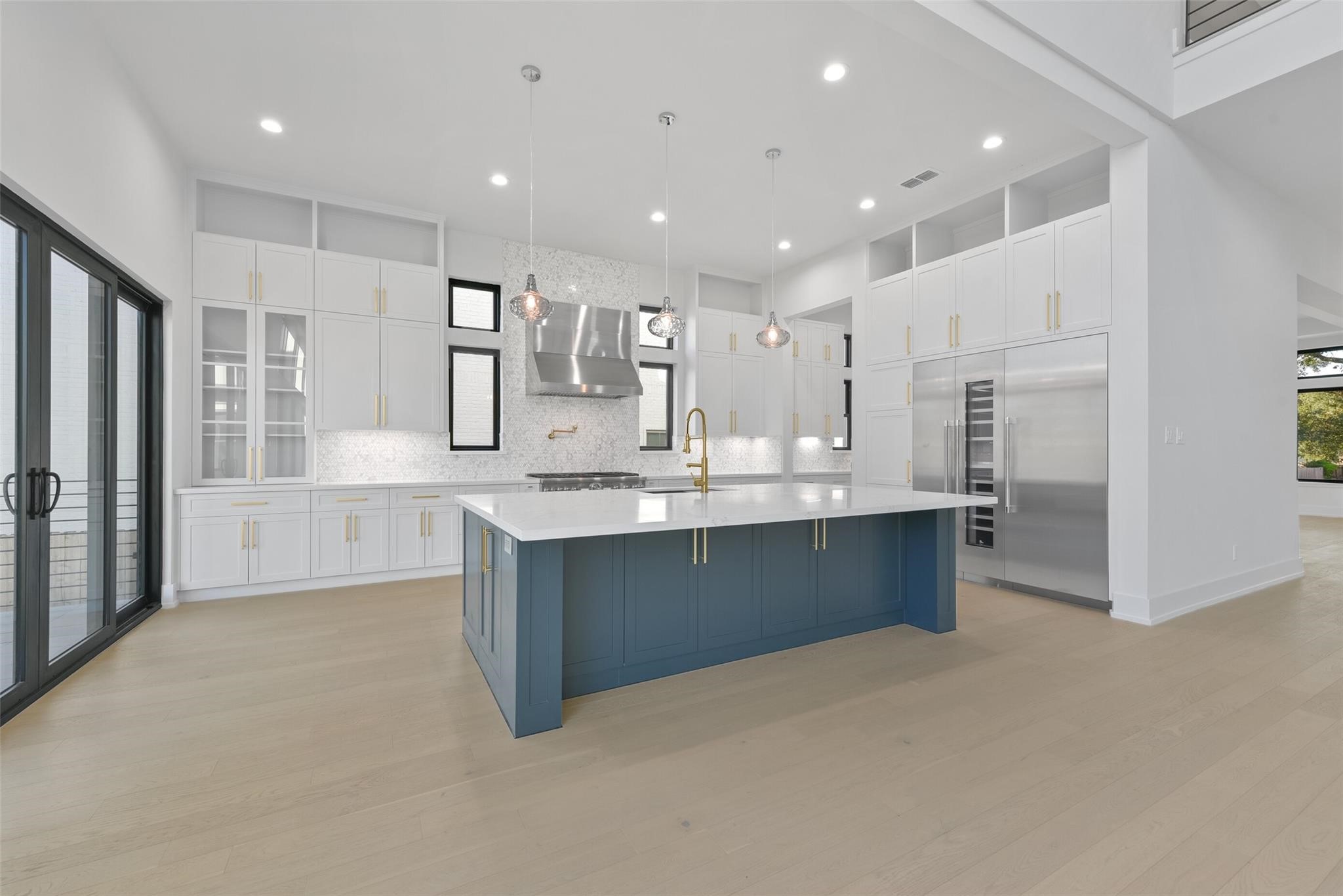 This is a kitchen was built in a previous home by Yuva Homes. Similar quality and attention to detail will be carefully crafted at 5007 Glenmeadow.