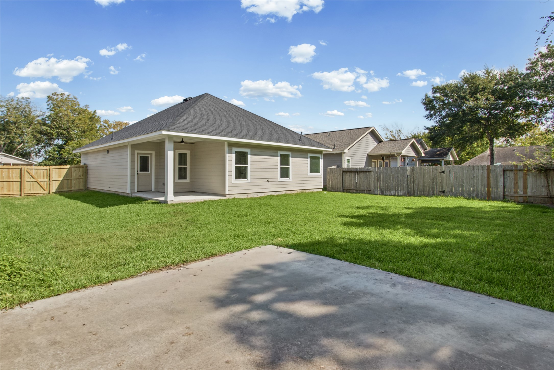 12025 21st Street, Santa Fe, TX 77510
