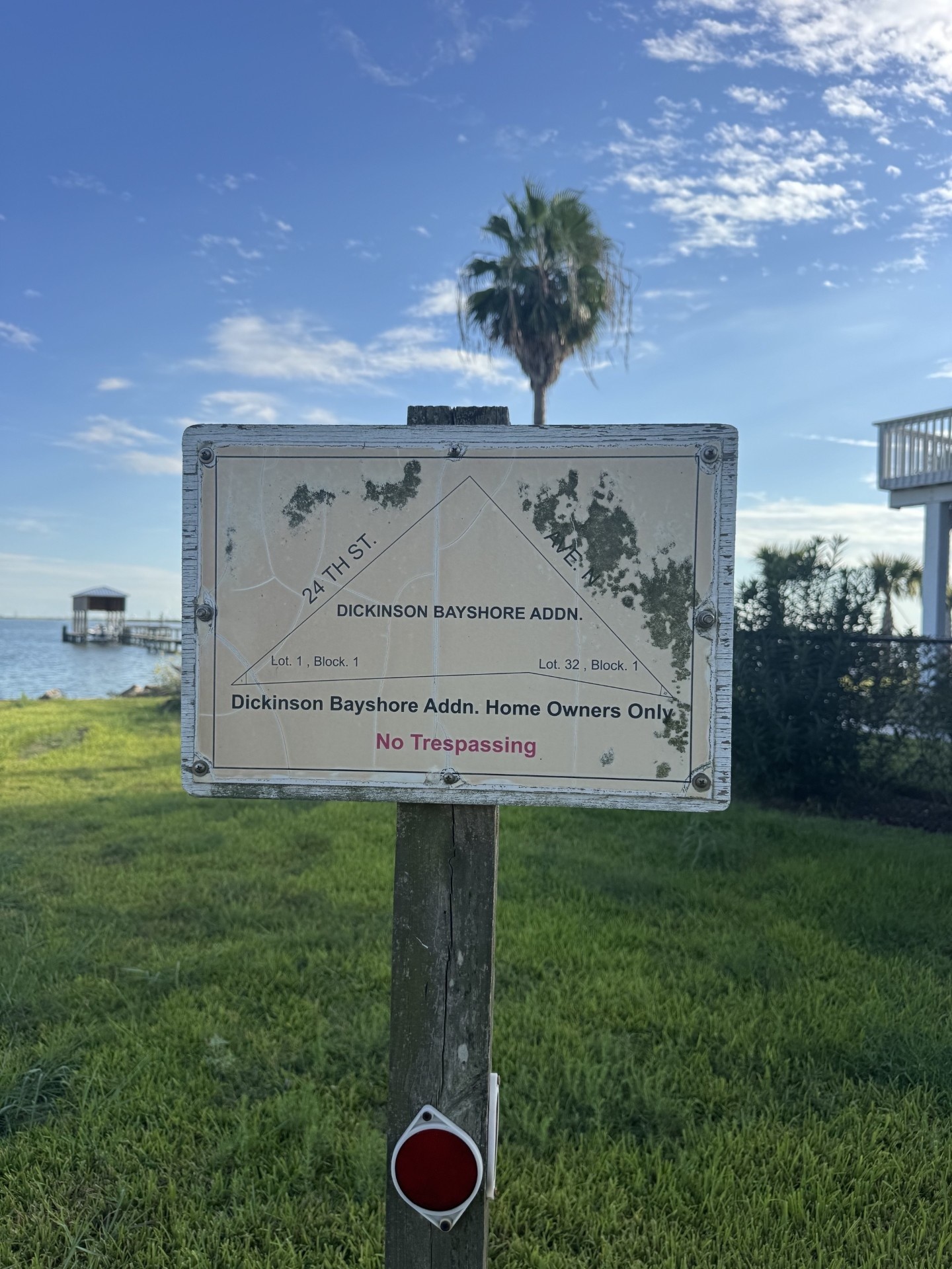 Description of subdivision water lot access