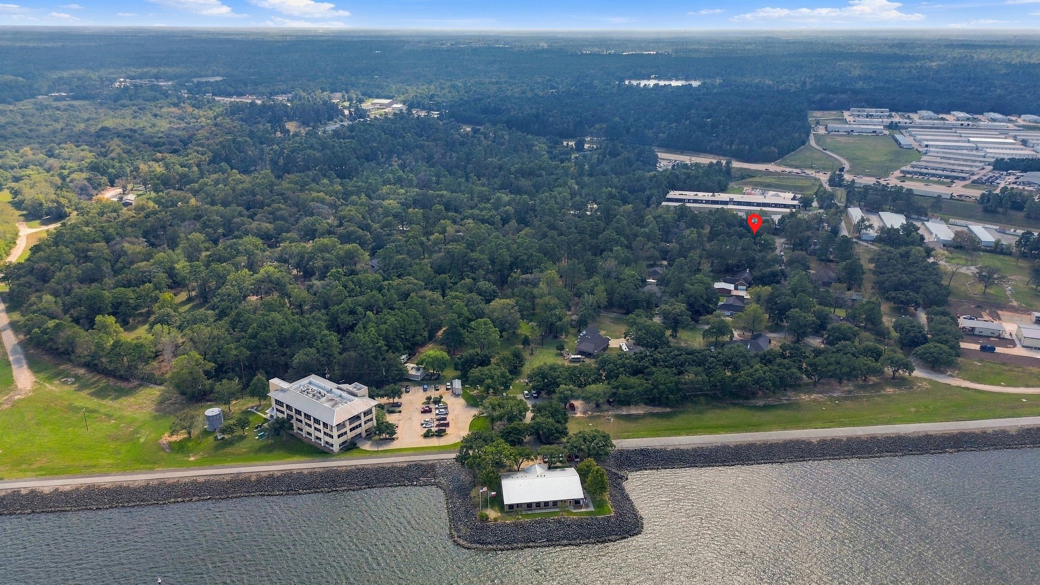 Gorgeous Lake Conroe is literally steps away!