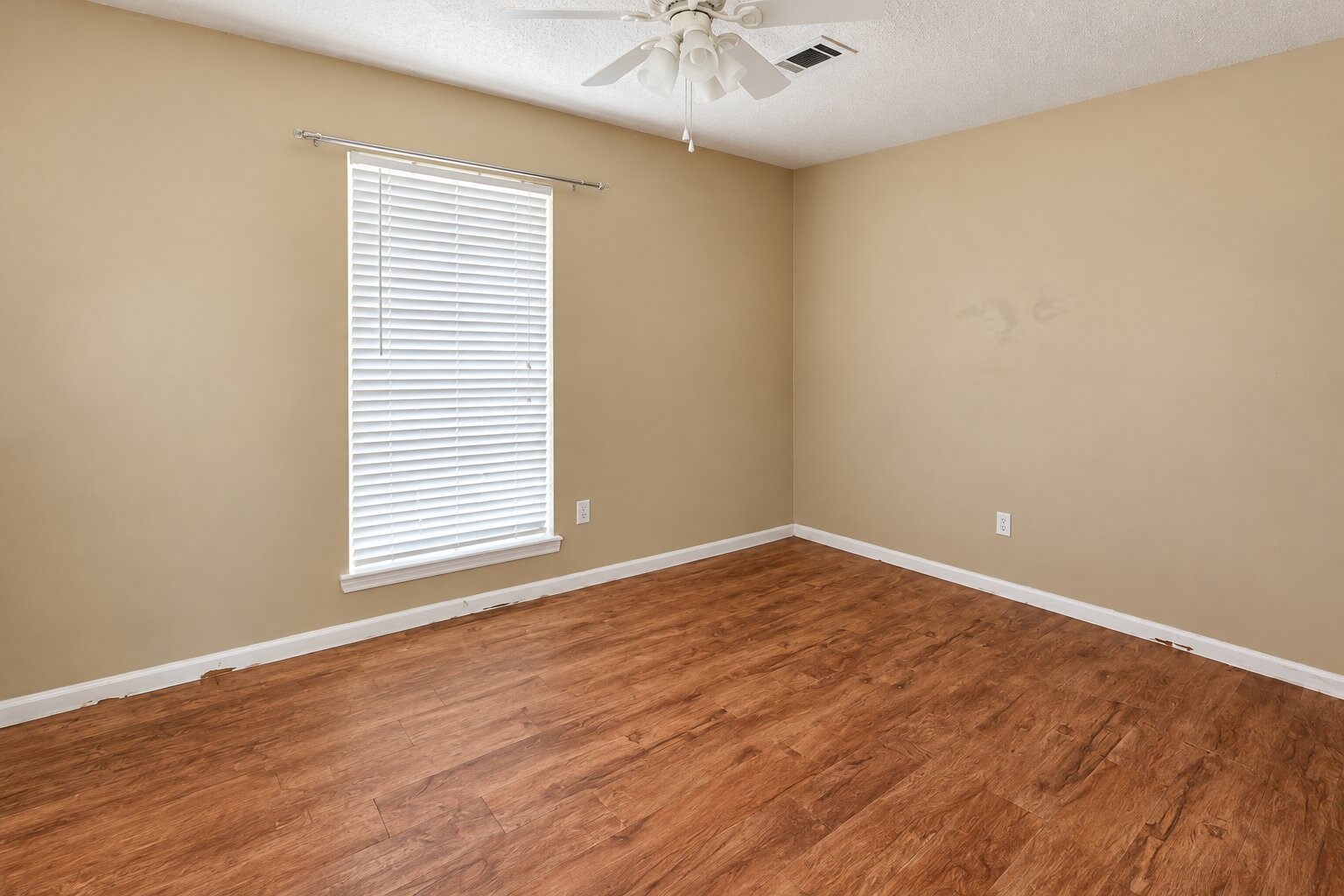 5603 Mossy Timbers Drive, Humble, TX 77346