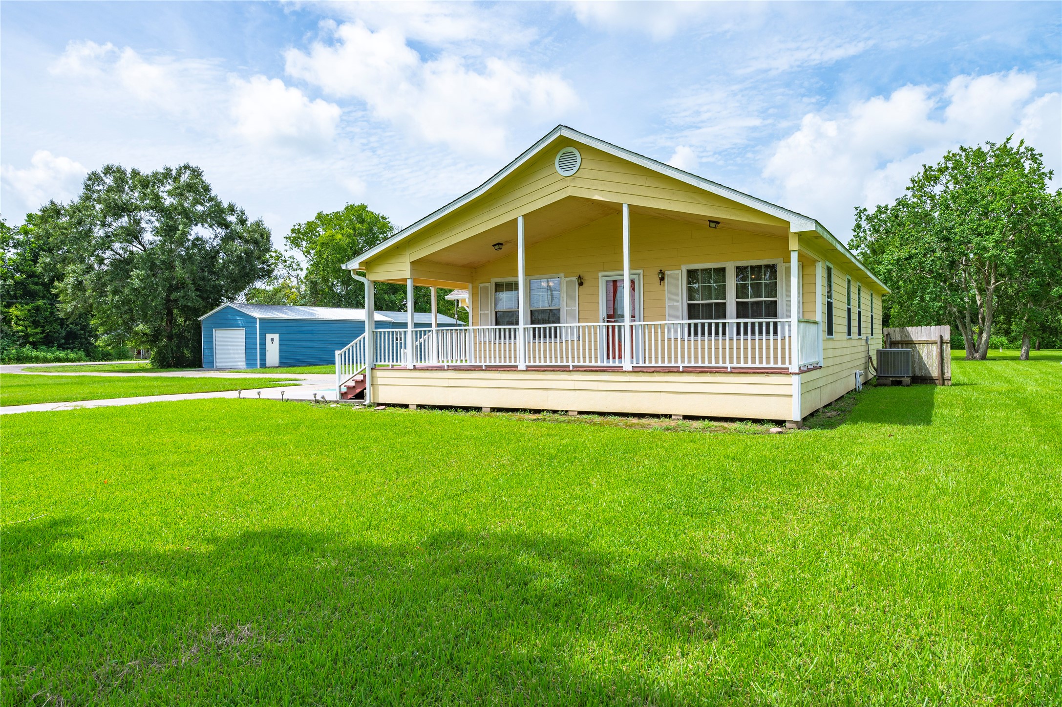 5710 County Road 166, Alvin, TX 77511 5710 County Road 166, Alvin, TX 77511