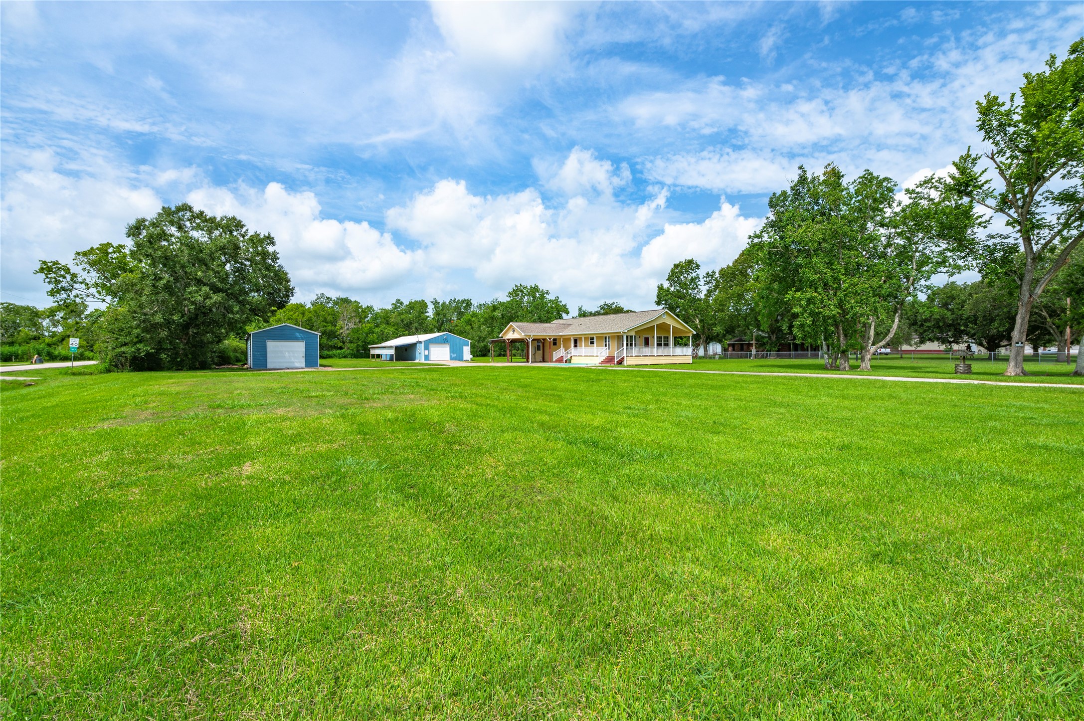 5710 County Road 166, Alvin, TX 77511 5710 County Road 166, Alvin, TX 77511