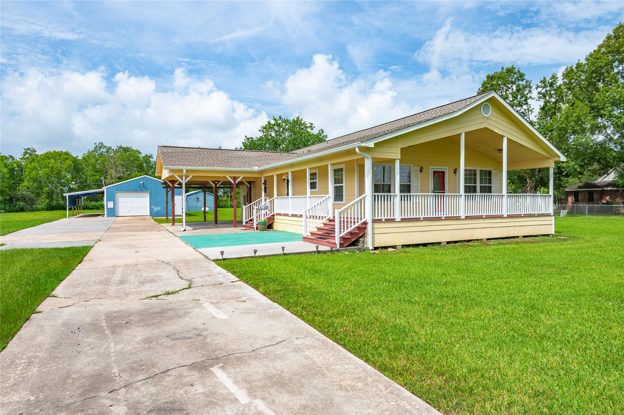 5710 County Road 166, Alvin, TX 77511 5710 County Road 166, Alvin, TX 77511