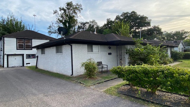 222 Caplin Street, Houston, TX 77022 222 Caplin Street, Houston, TX 77022