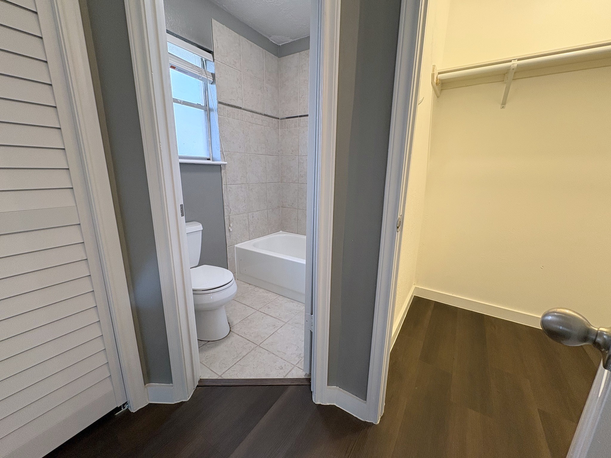 Ensuite bath and lots of closet space