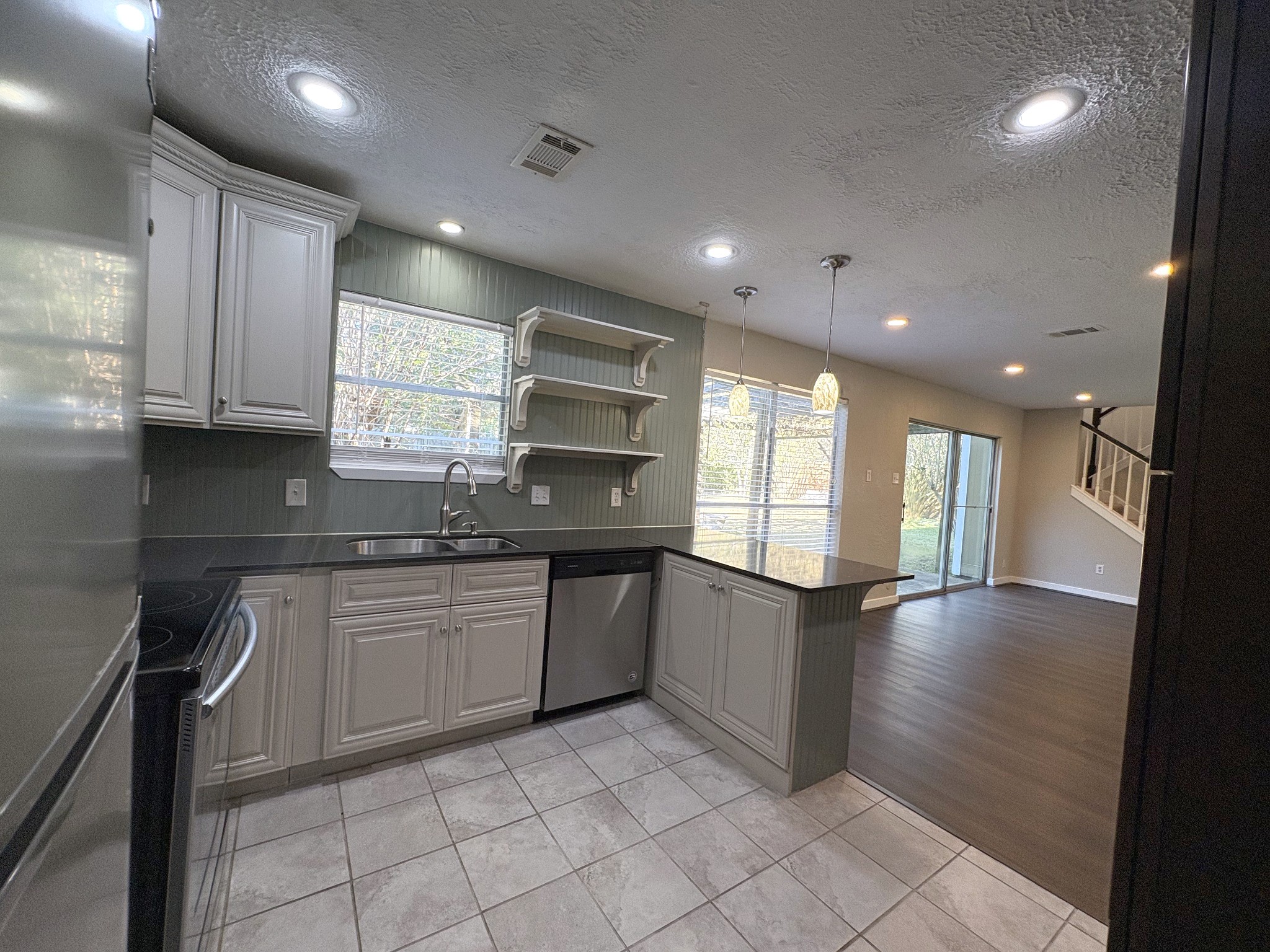 The well appointed and sensibly arranged kitchen will keep any cook happy