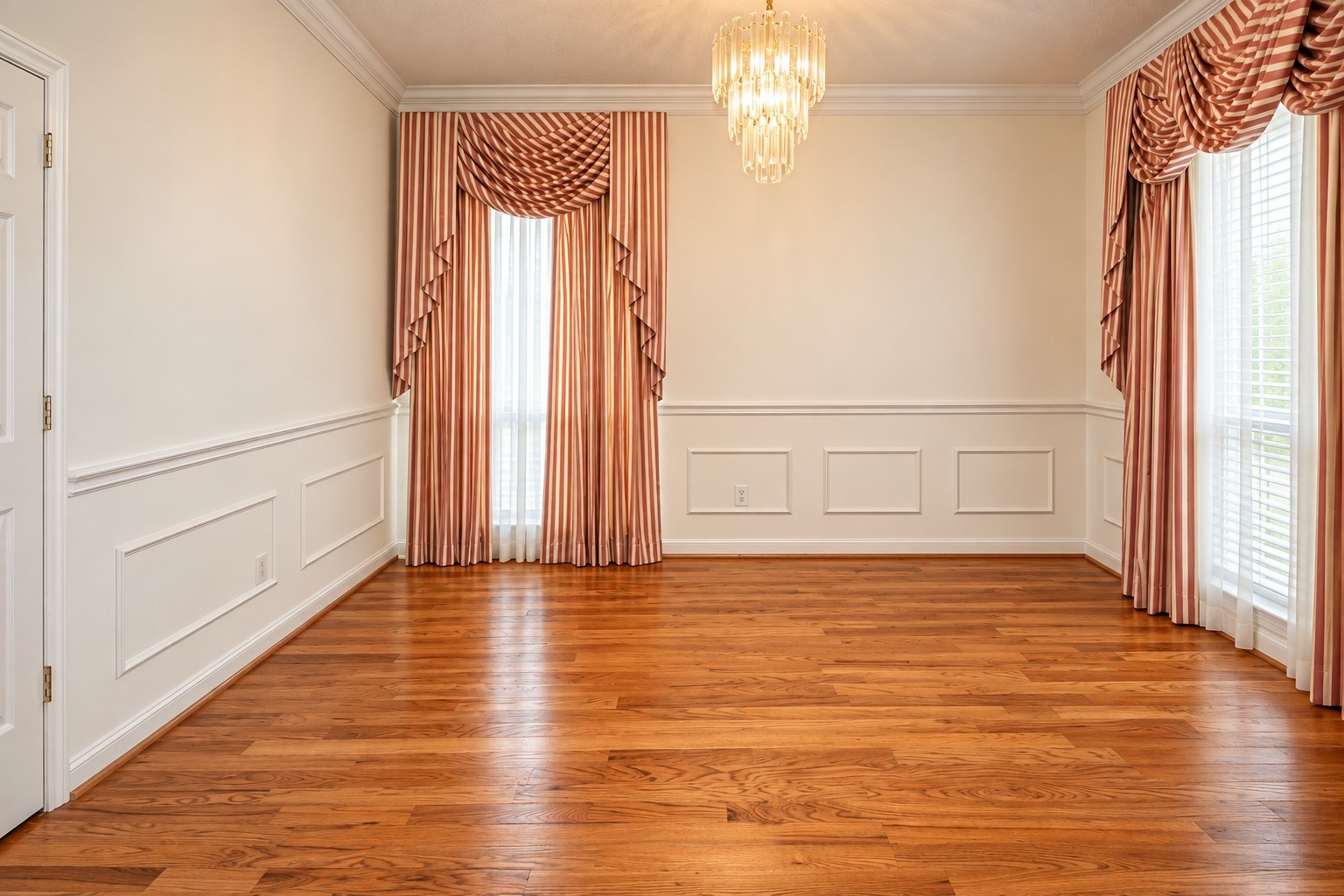 Close look at formal dining