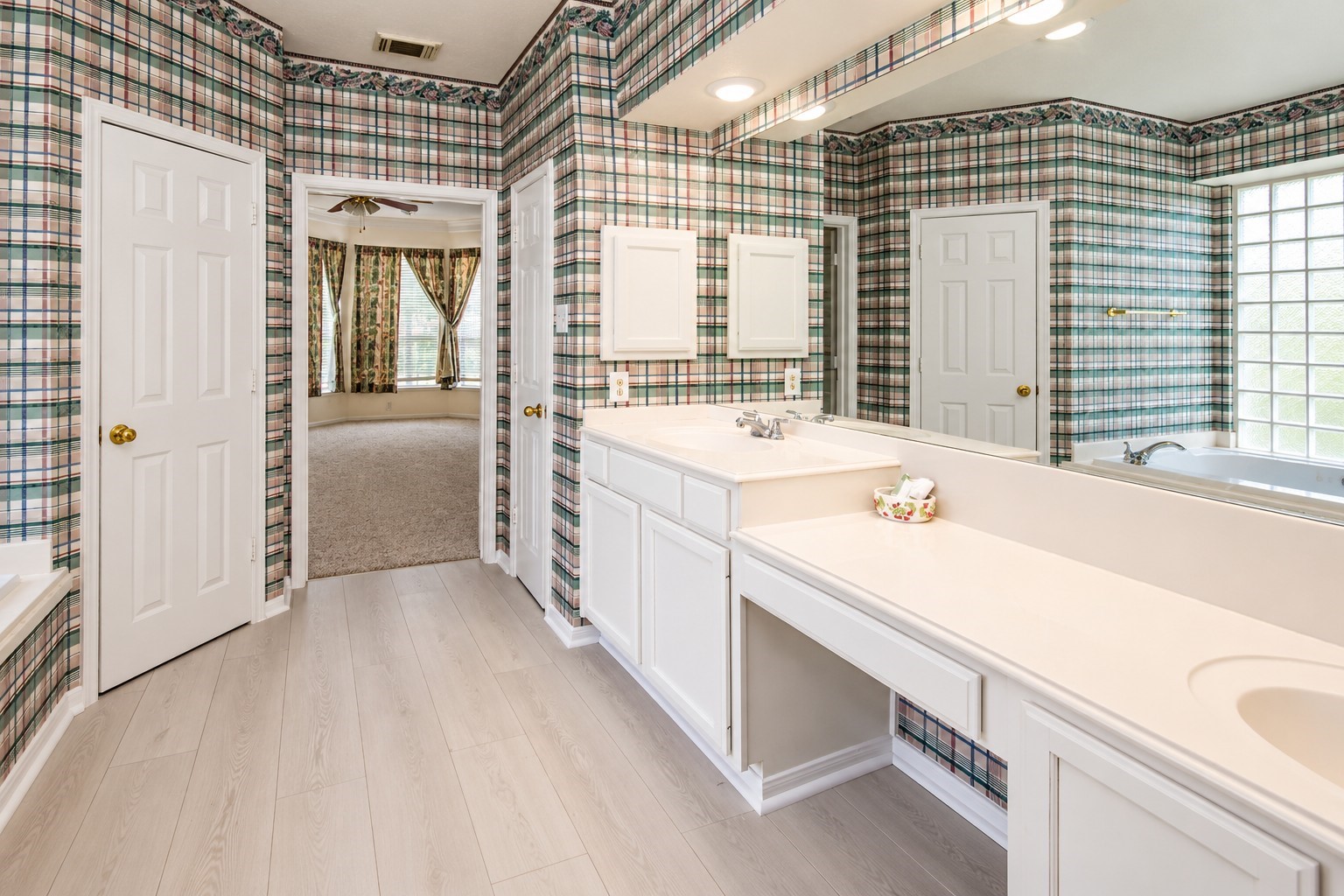 another view of executive bath