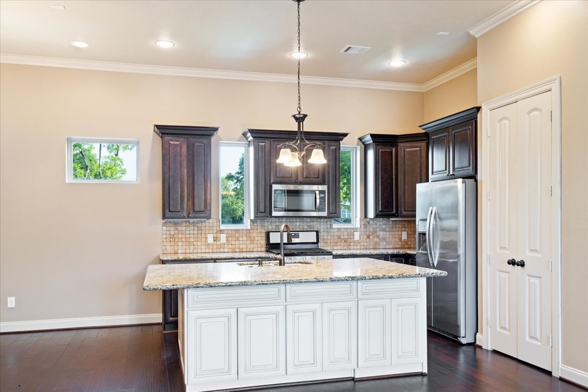 1520 Amundsen Street, Houston, TX 77009