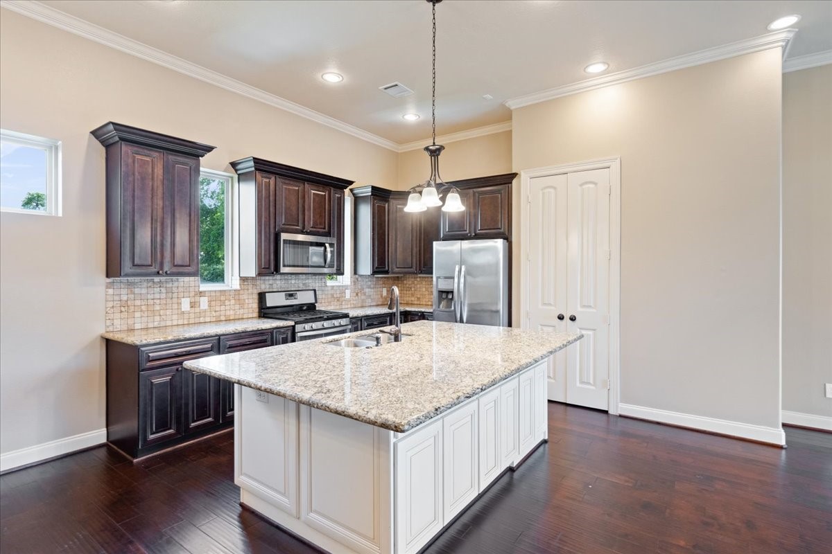 1520 Amundsen Street, Houston, TX 77009