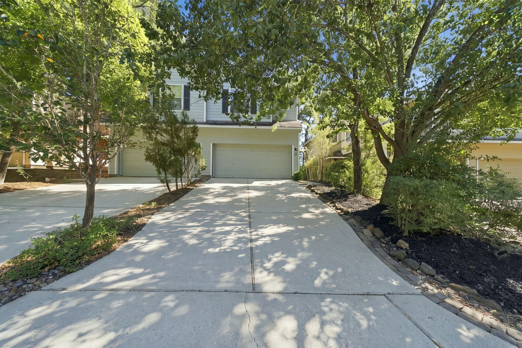 Location, Location, Location! Nestled in the heart of Sterling Ridge walking distance to two schools! Location, Location, Location! Nestled in the heart of Sterling Ridge walking distance to two schools!