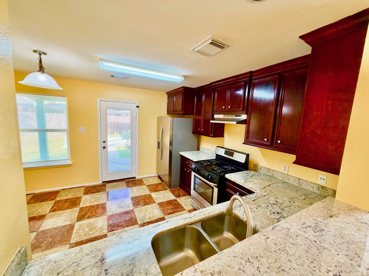 523 Remington Green Court, Houston, TX 77073
