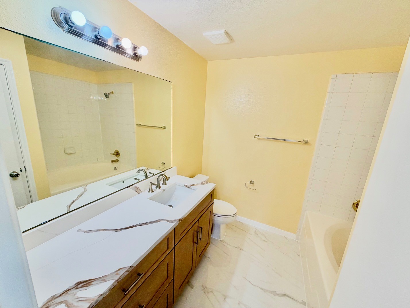 523 Remington Green Court, Houston, TX 77073