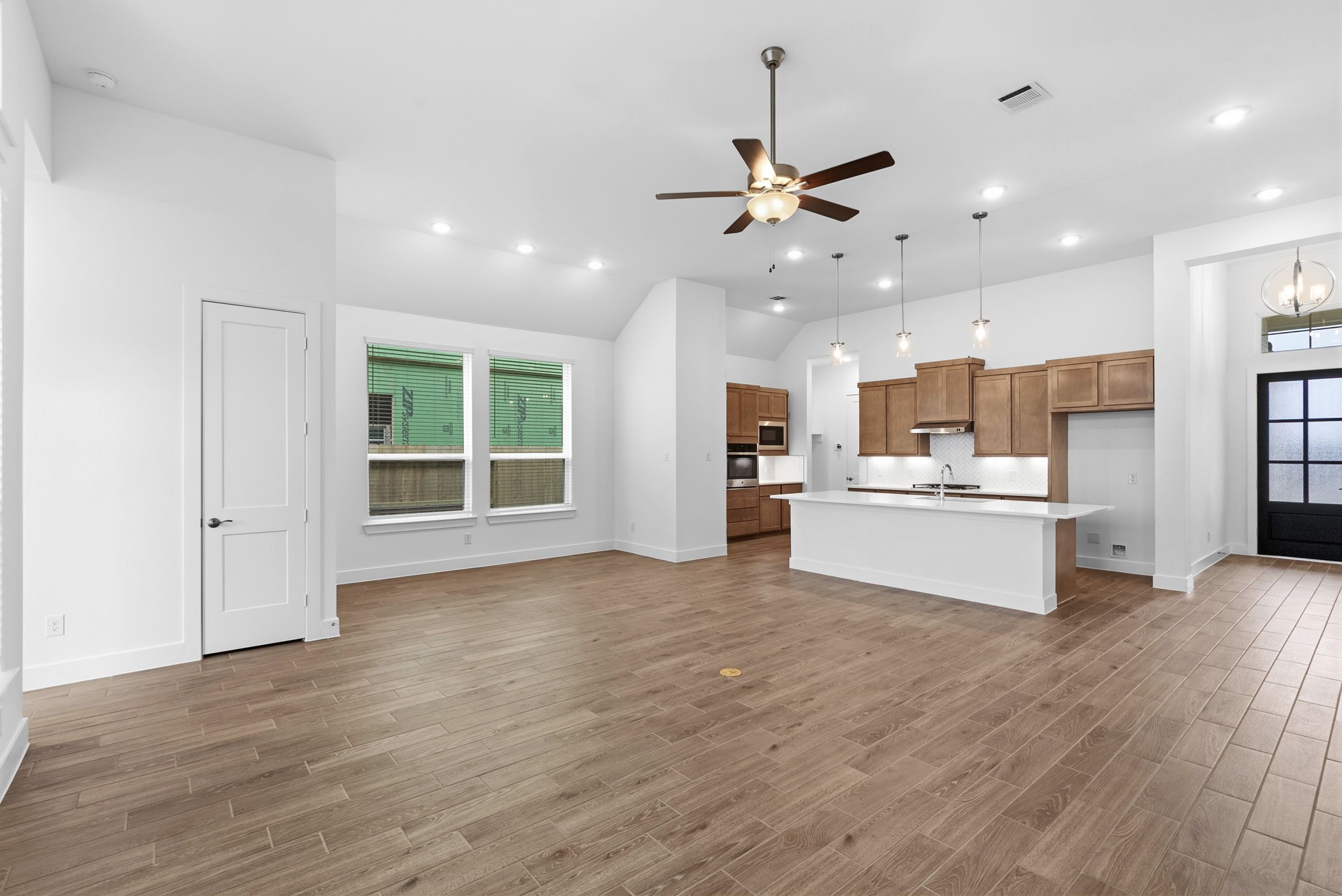 Photos are REPRESENTATIVE of the home /floor plan and are NOT of the actual home.  Selections, features, and room options vary.