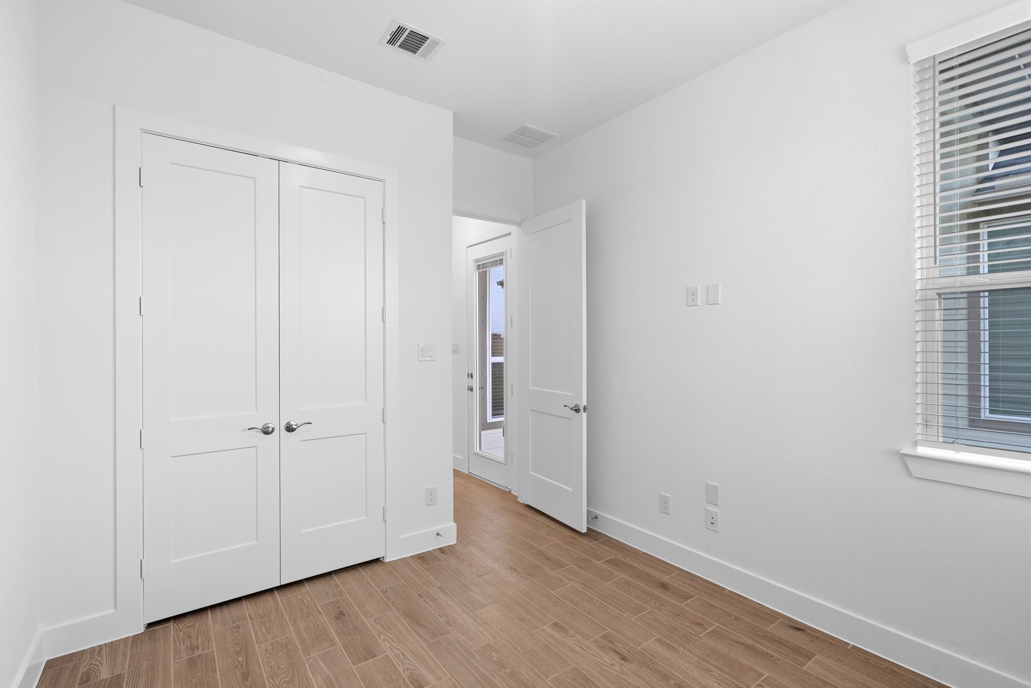 Photos are REPRESENTATIVE of the home /floor plan and are NOT of the actual home.  Selections, features, and room options vary.