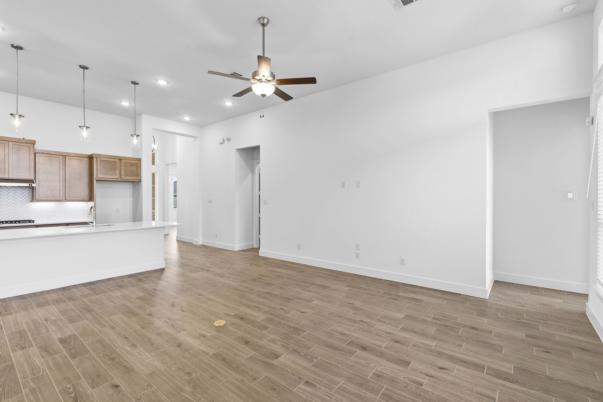Photos are REPRESENTATIVE of the home /floor plan and are NOT of the actual home.  Selections, features, and room options vary.