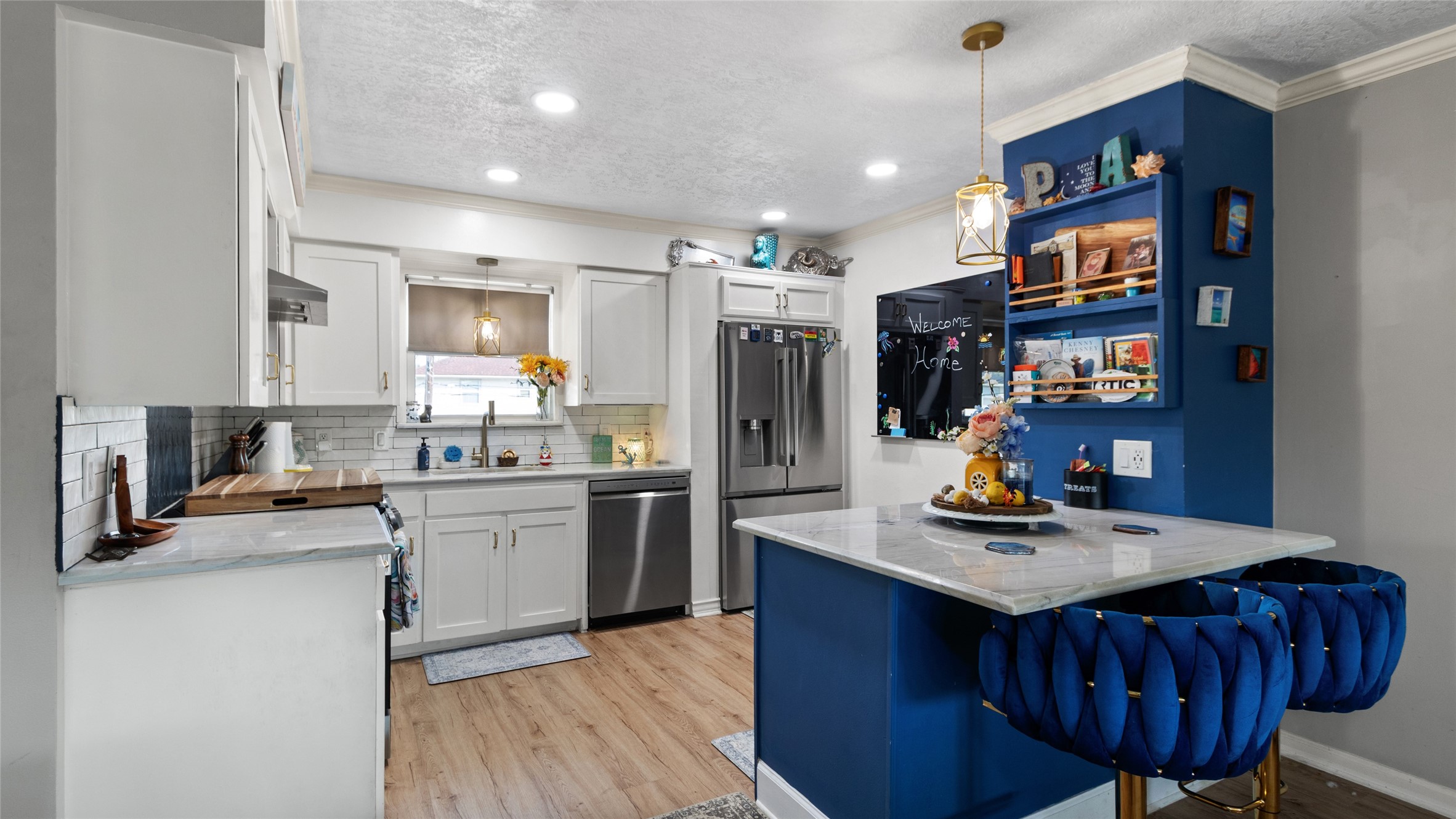 261 Barracuda Street, Bayou Vista, TX 77563