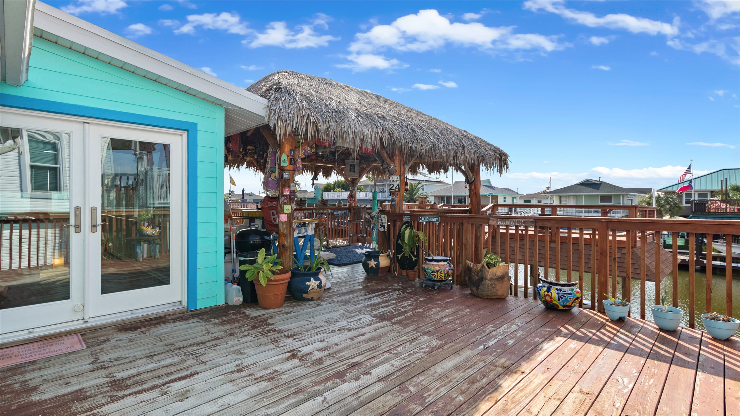 261 Barracuda Street, Bayou Vista, TX 77563