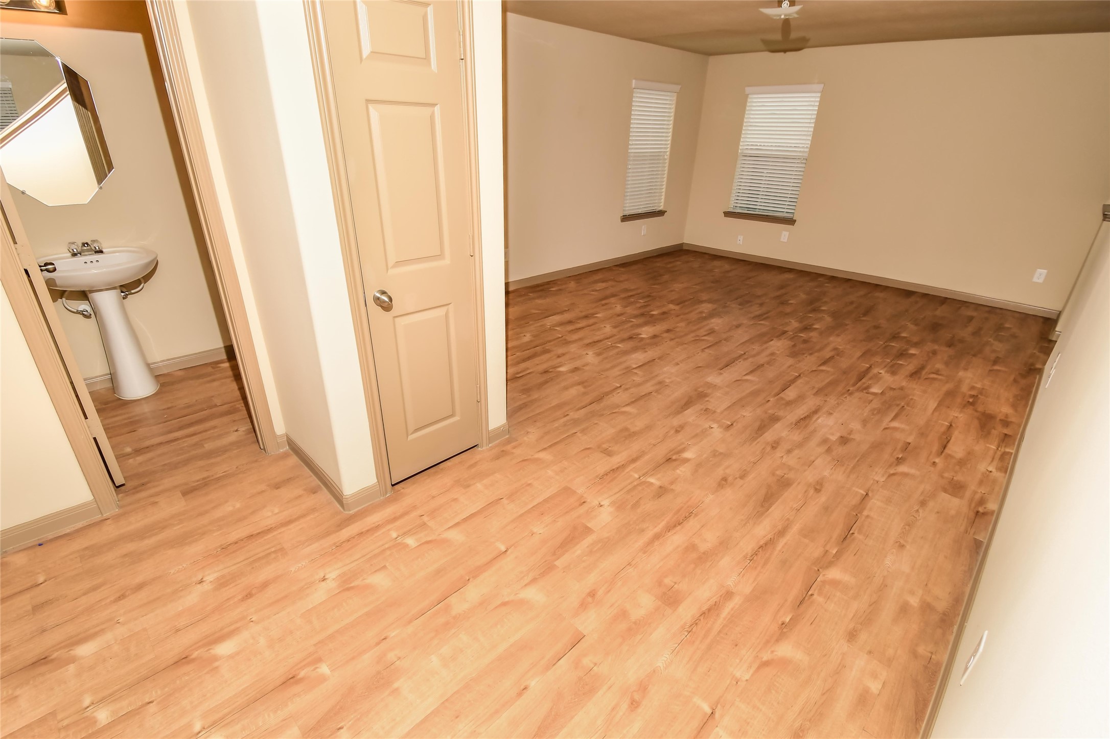 Photos may be representative of the floor plan and not the exact home. Finishes, layout, and features of the actual property for lease may vary.