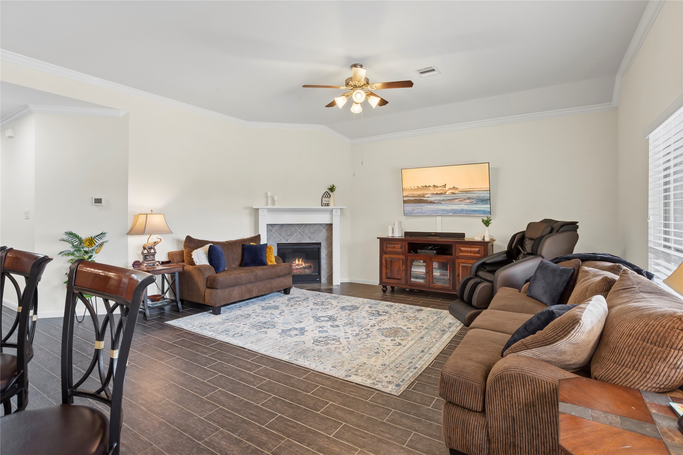 1995 Brentwood Drive, Alvin, TX 77511