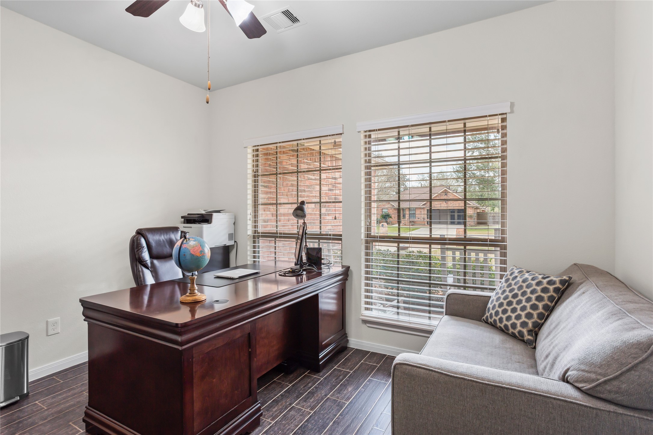 1995 Brentwood Drive, Alvin, TX 77511
