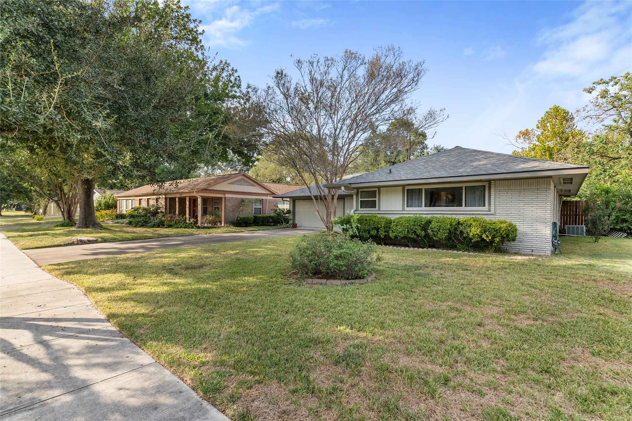 5438 Creekbend Drive, Houston, TX 77096