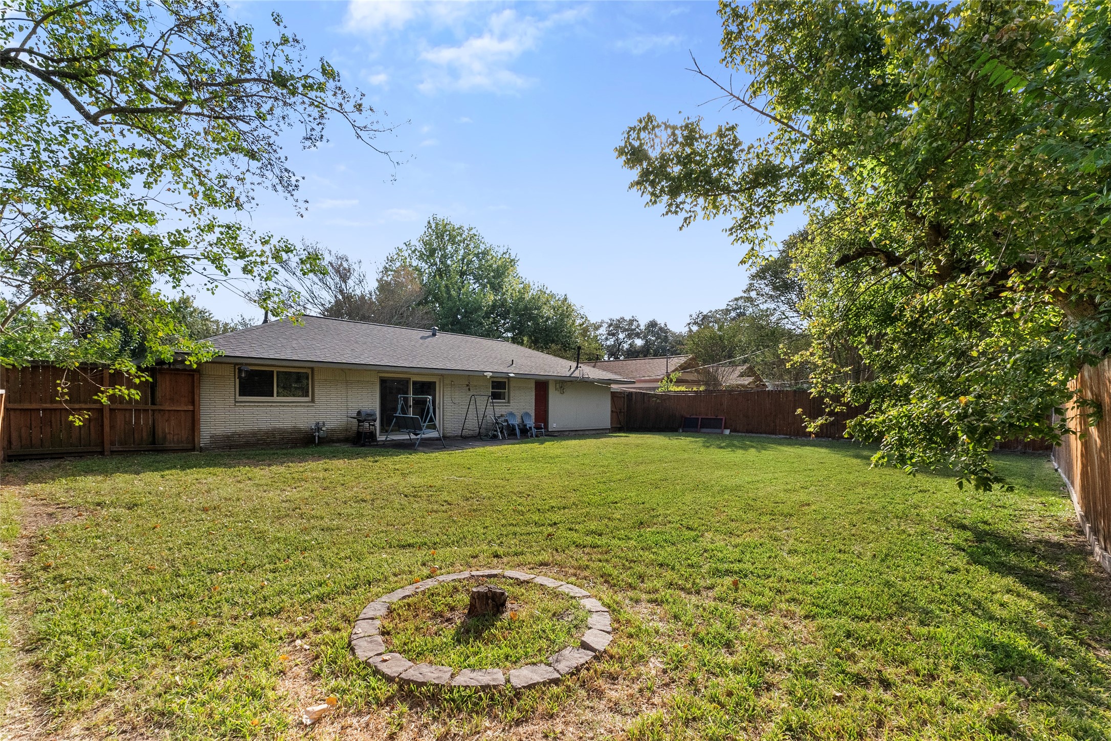 5438 Creekbend Drive, Houston, TX 77096