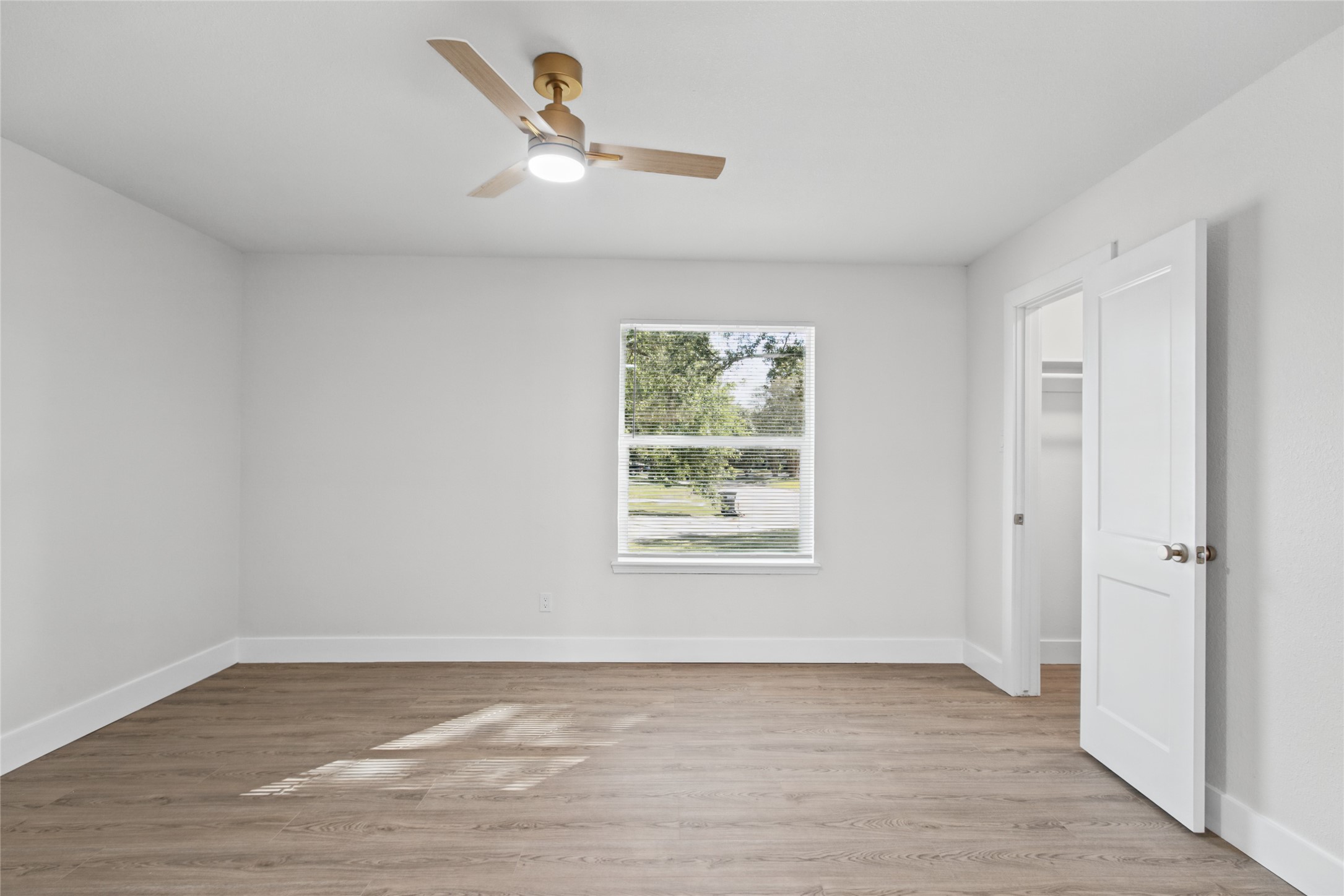 102 Belmont Avenue, Hitchcock, TX 77563