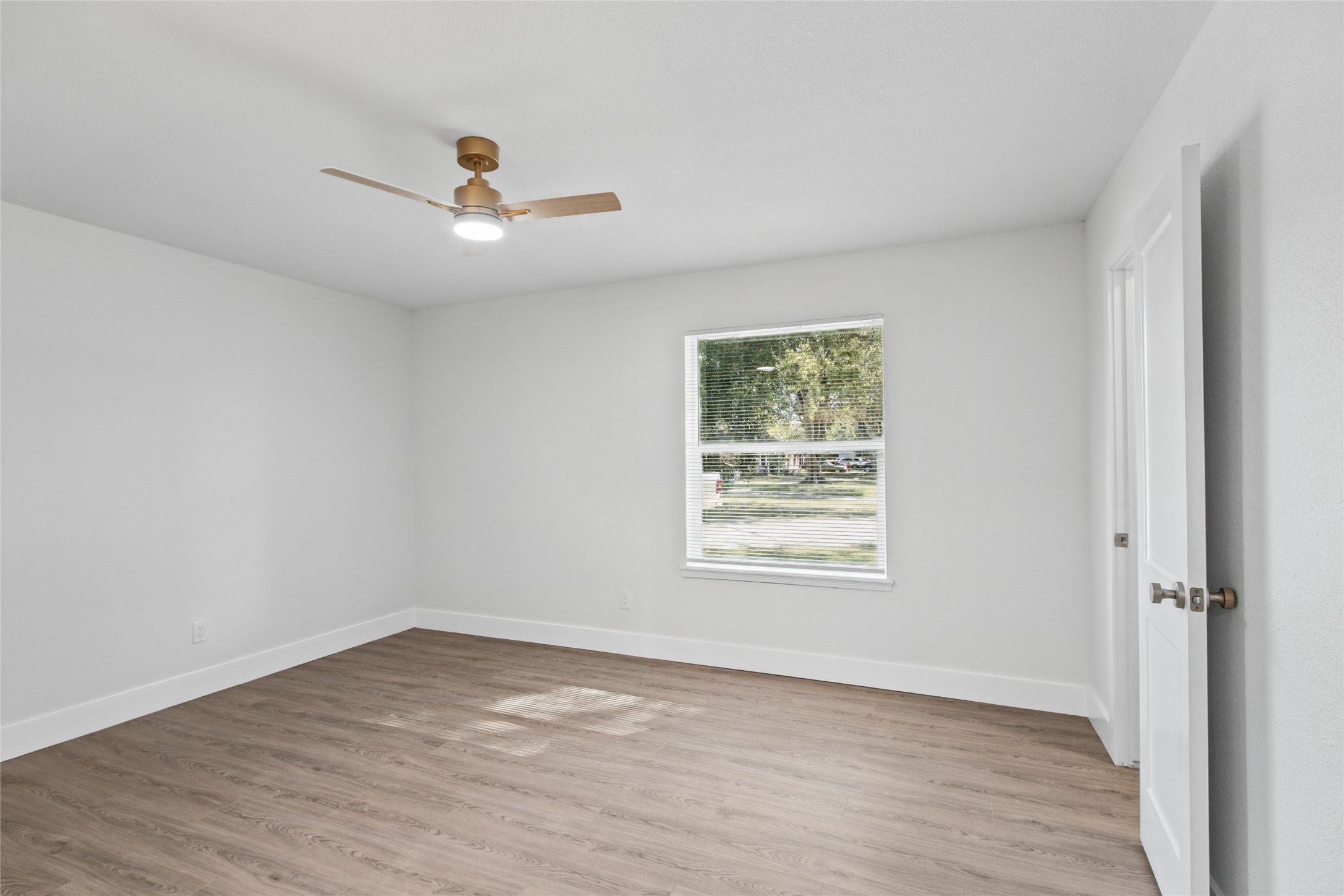 102 Belmont Avenue, Hitchcock, TX 77563