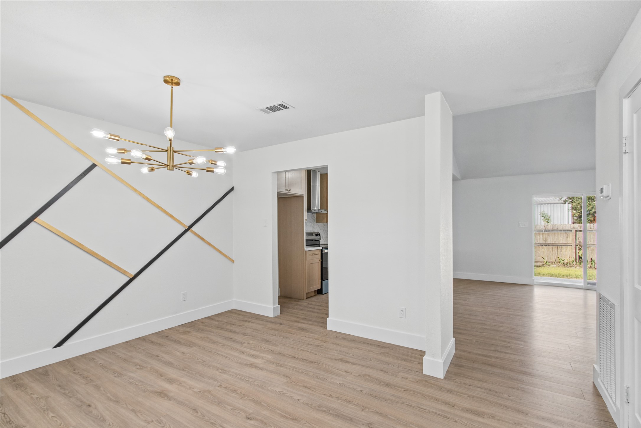 102 Belmont Avenue, Hitchcock, TX 77563
