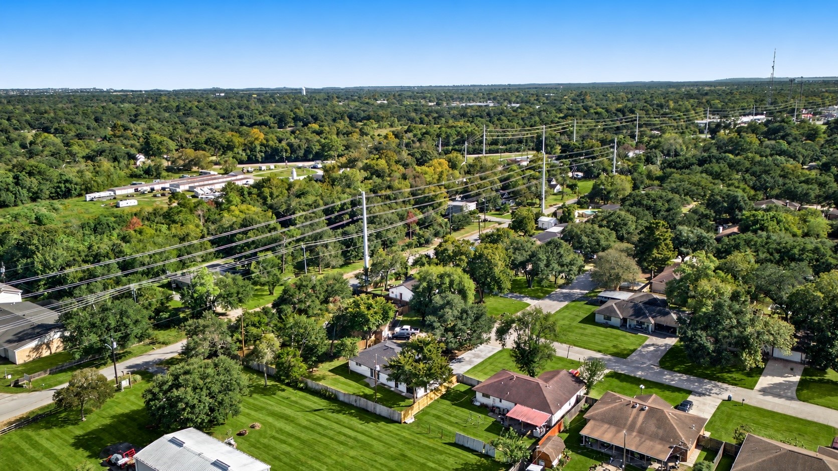 102 Belmont Avenue, Hitchcock, TX 77563