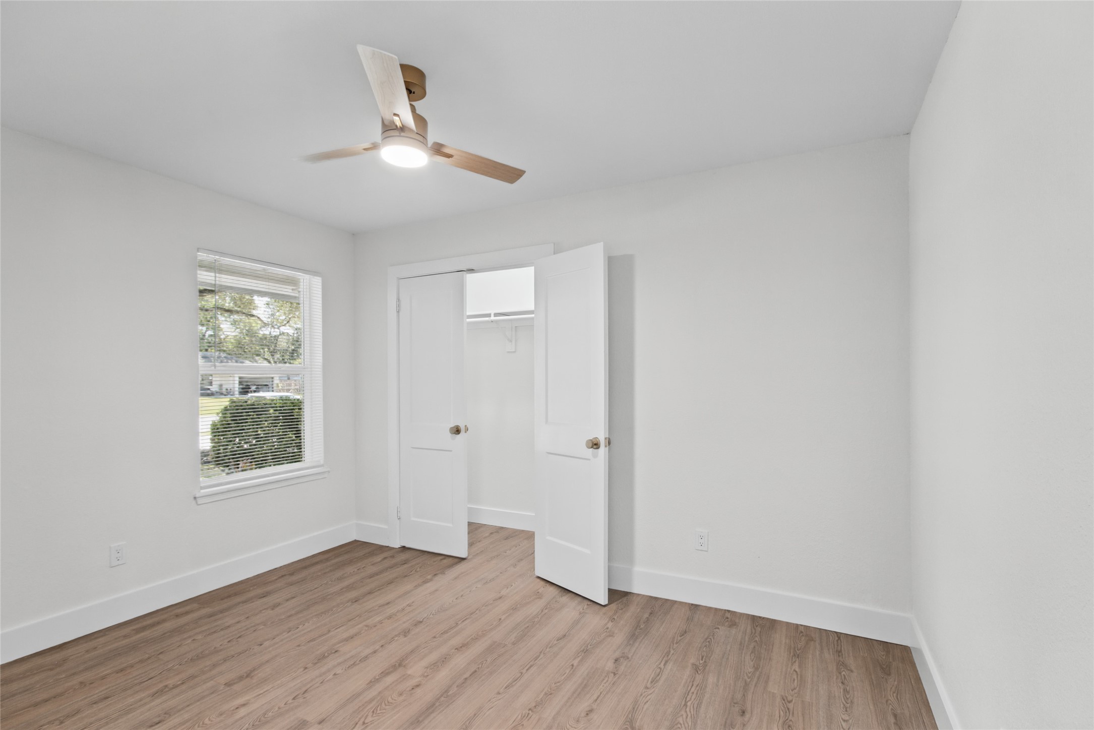 102 Belmont Avenue, Hitchcock, TX 77563