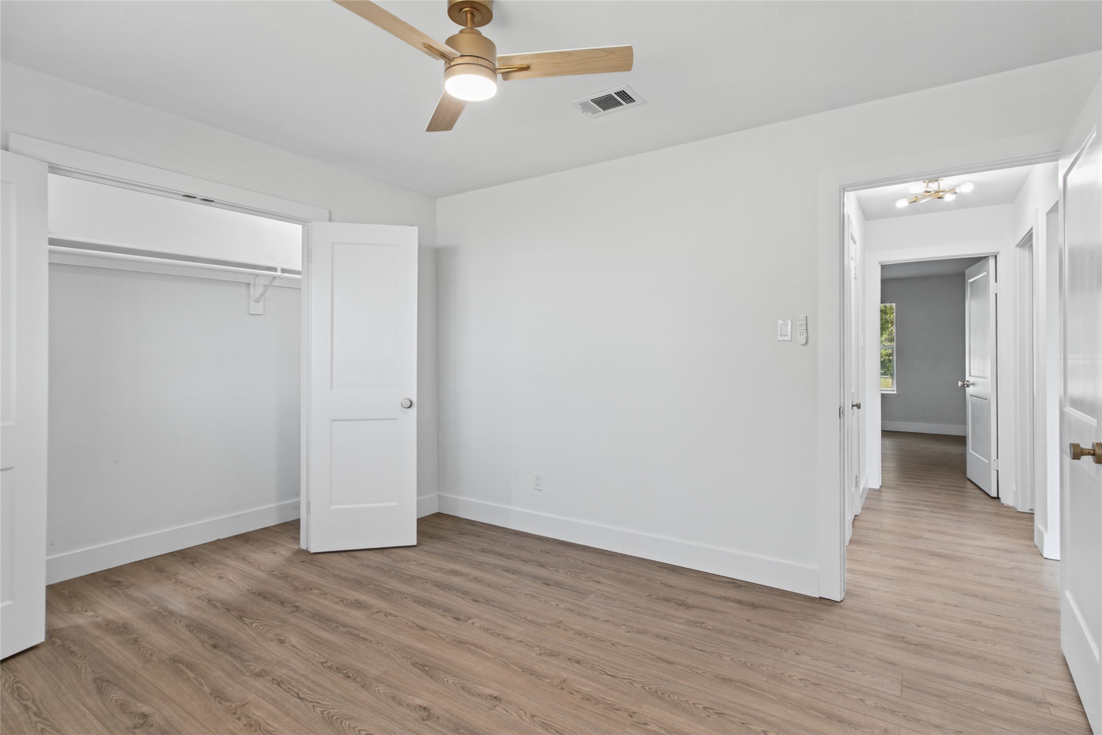 102 Belmont Avenue, Hitchcock, TX 77563