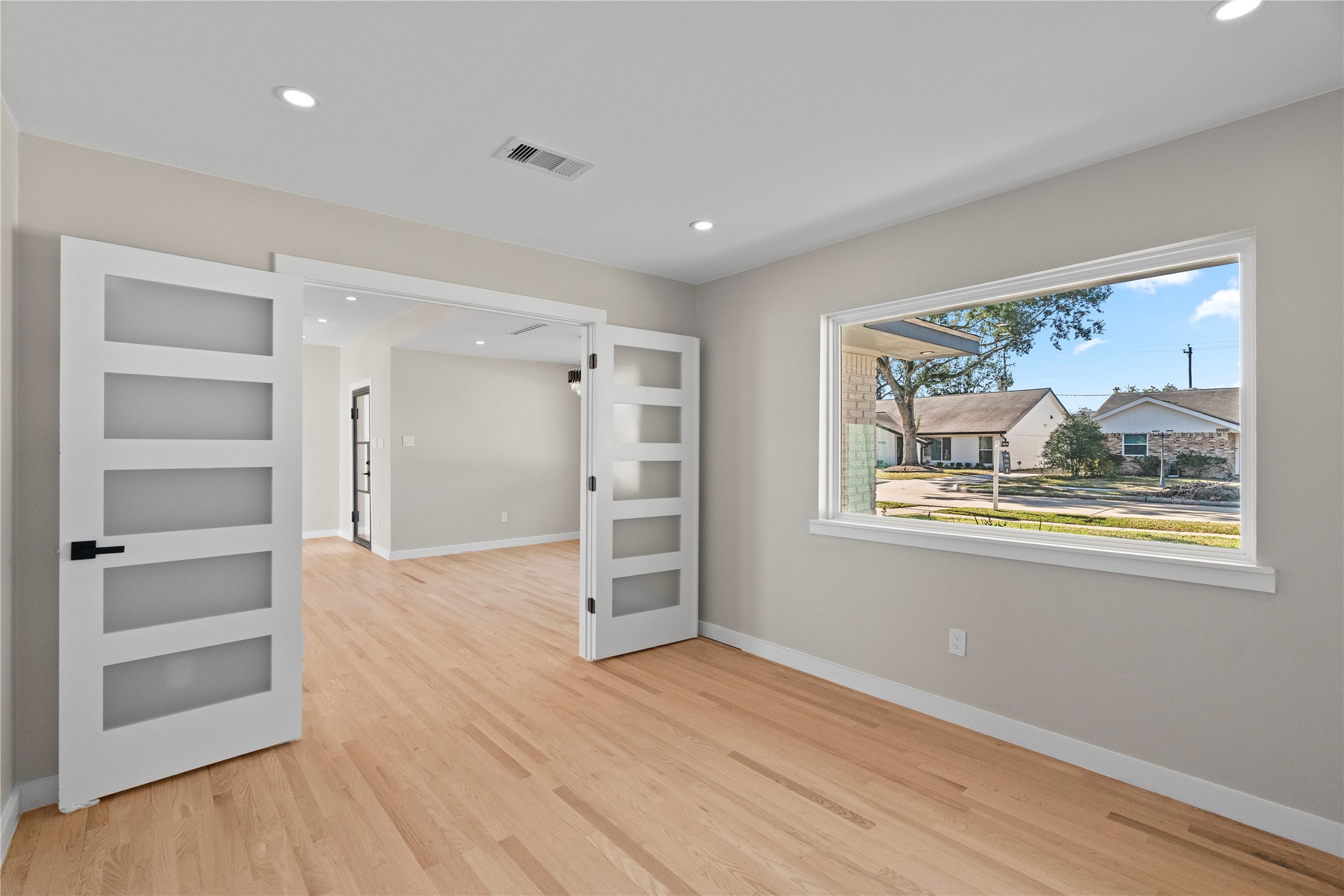 4th Bedroom/ Office