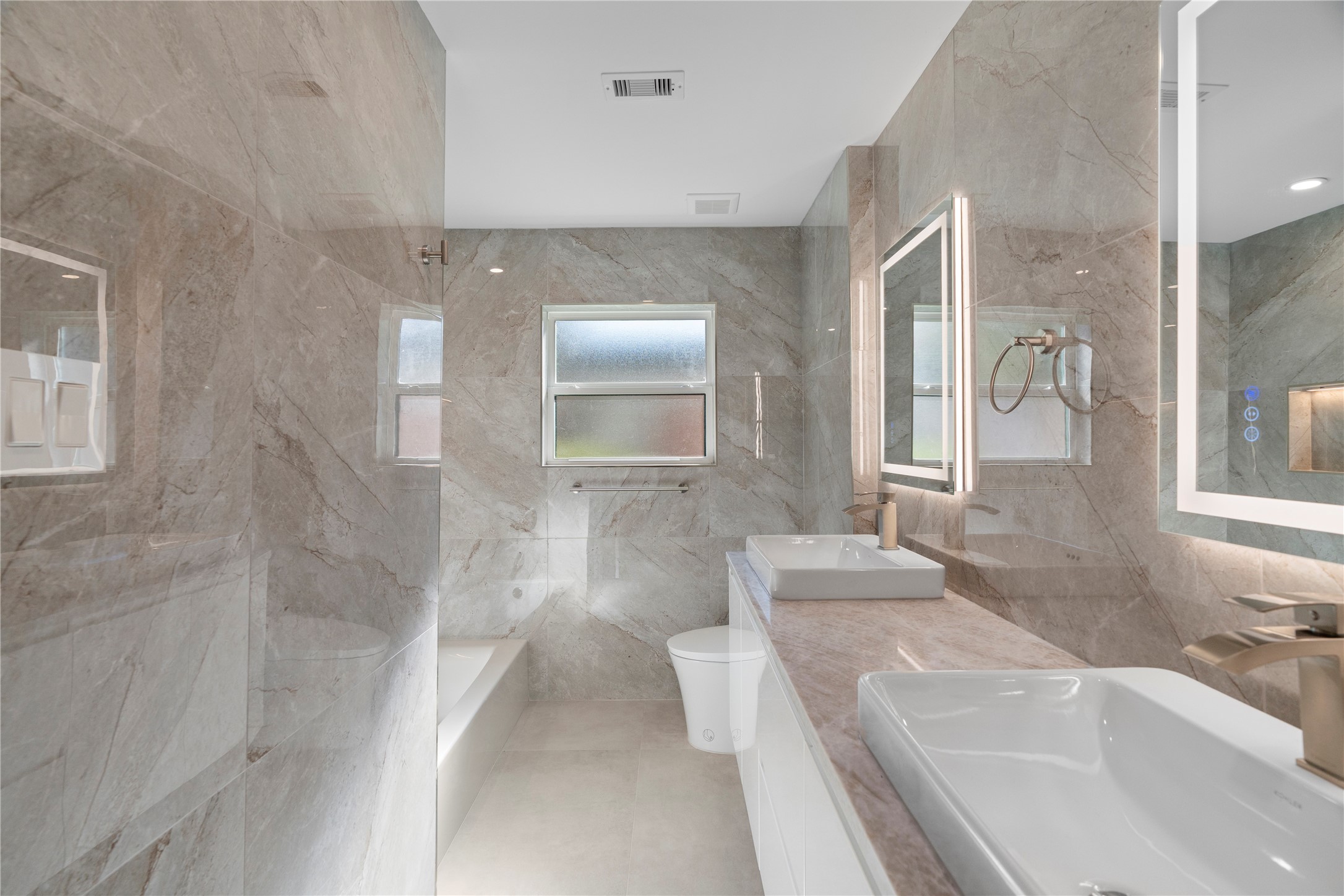 Porcelain tile