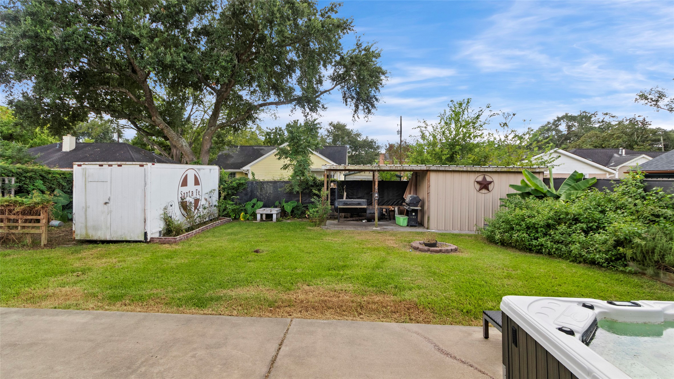 Backyard - hot tub included