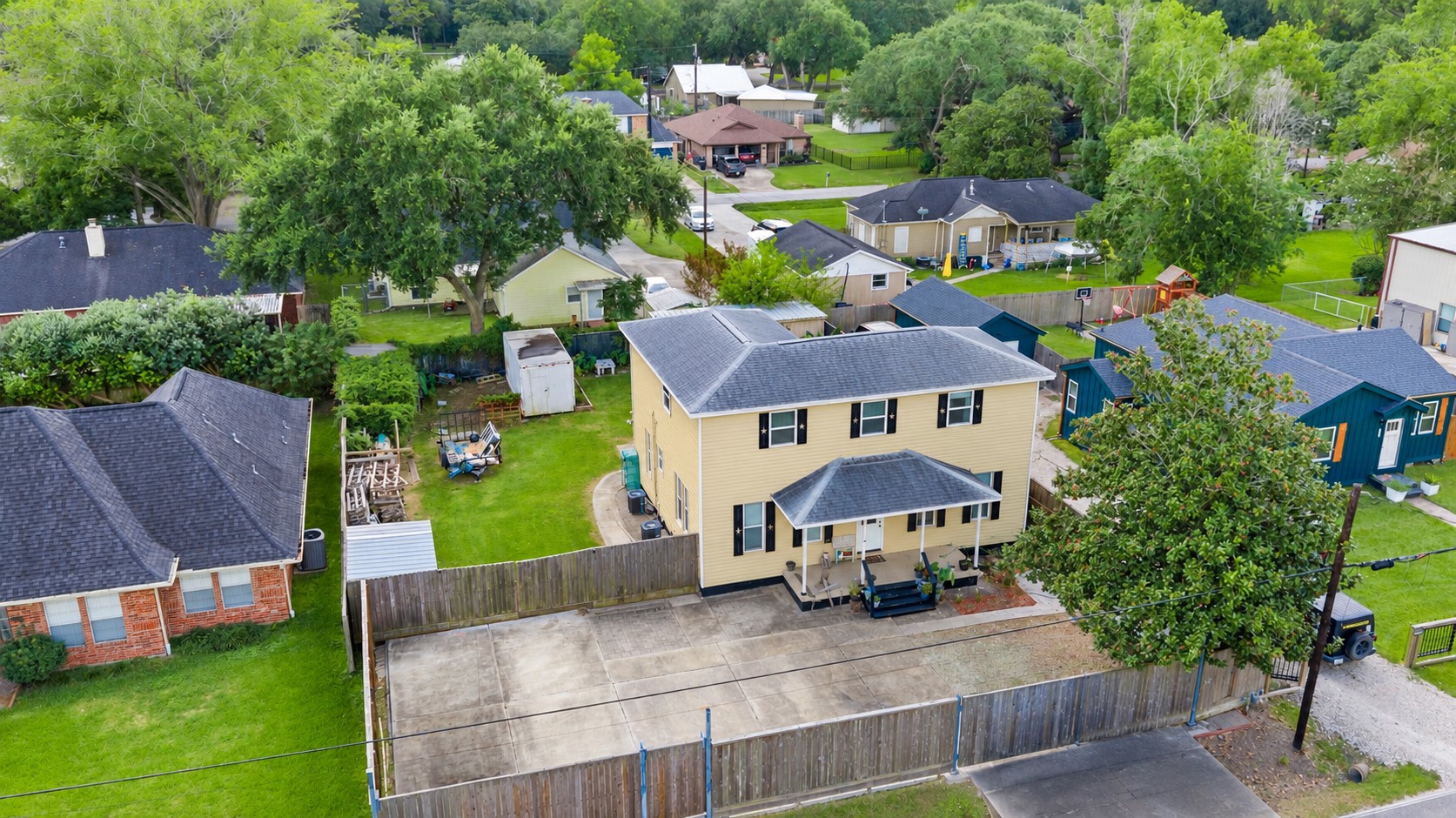 11939 11th Street, Santa Fe, TX 77510