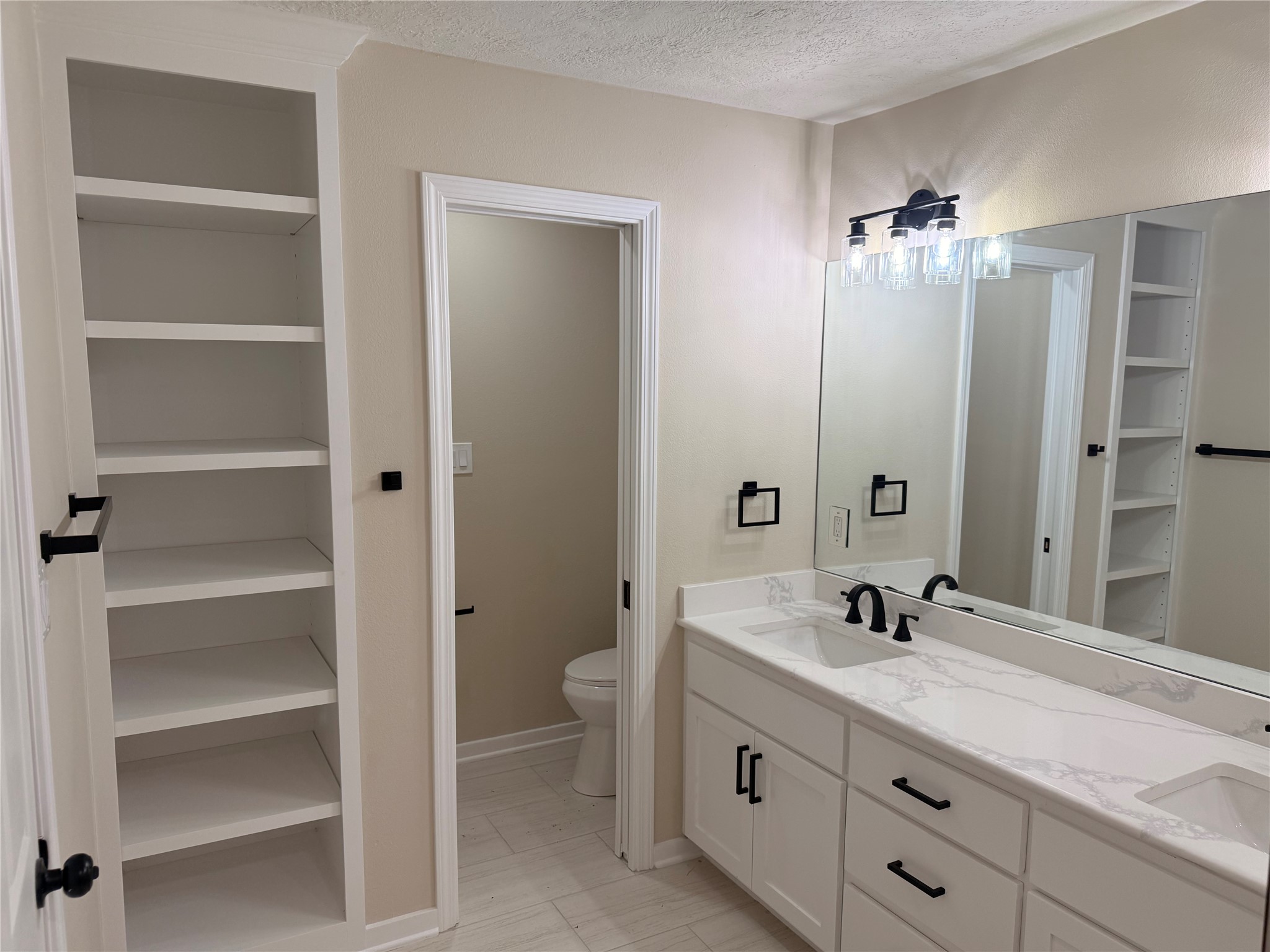 215 Hickory Ridge Drive, Shenandoah, TX 77381