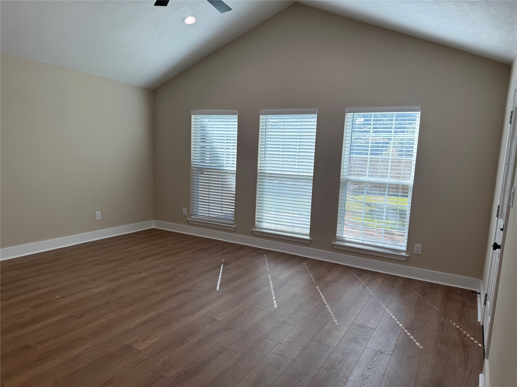 215 Hickory Ridge Drive, Shenandoah, TX 77381