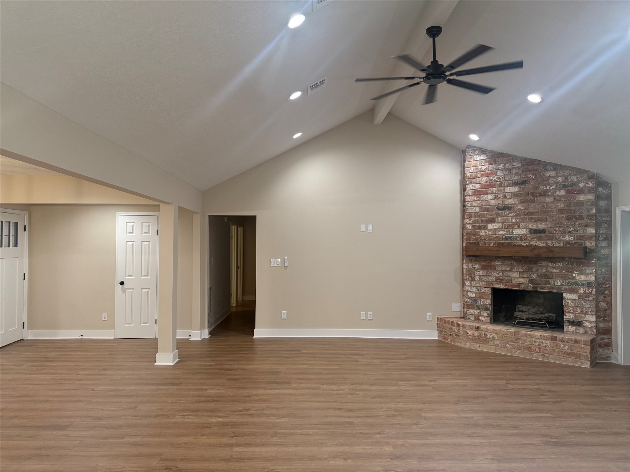 215 Hickory Ridge Drive, Shenandoah, TX 77381
