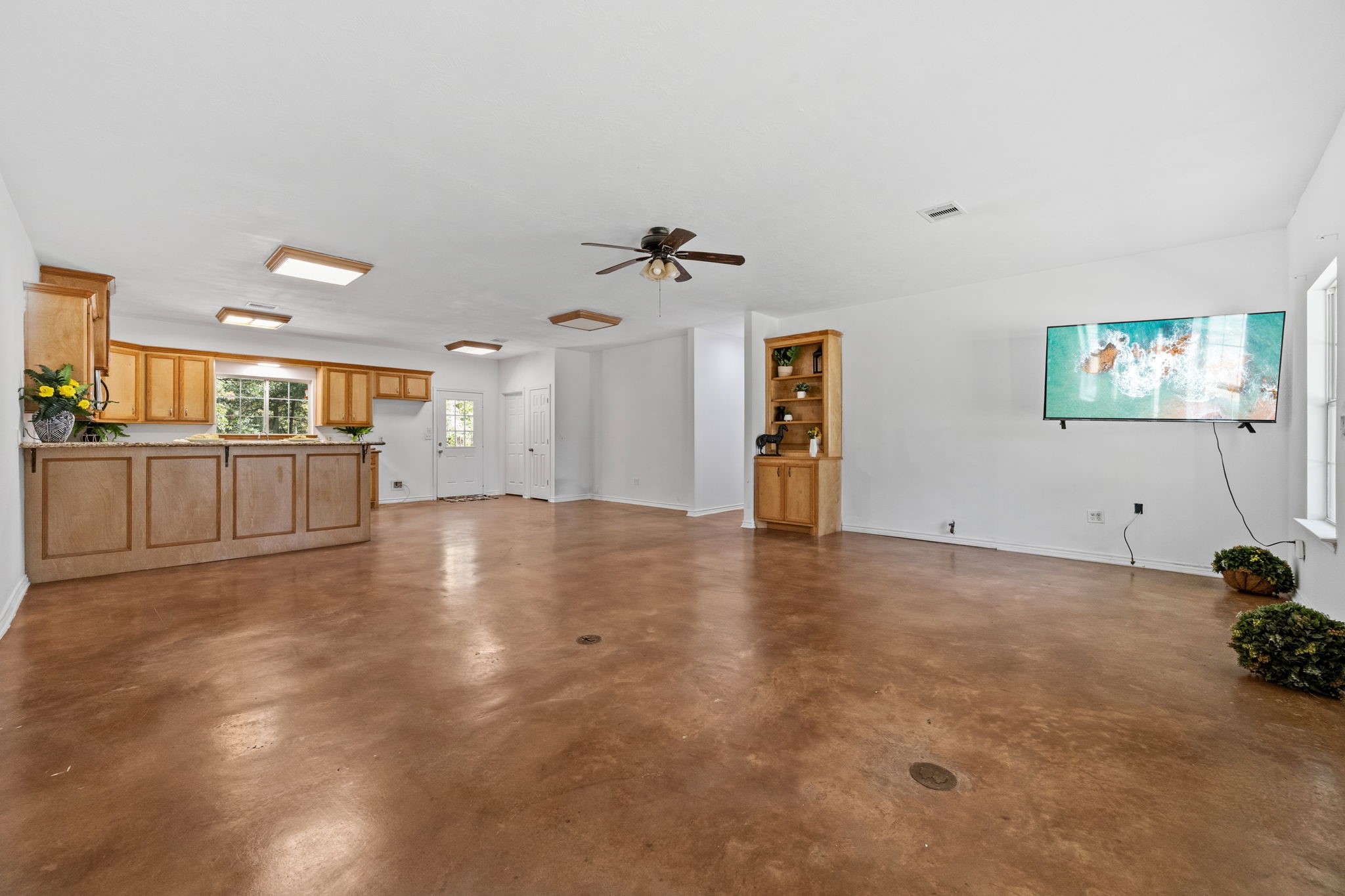 16959 S Tram Road, Splendora, TX 77372 16959 S Tram Road, Splendora, TX 77372