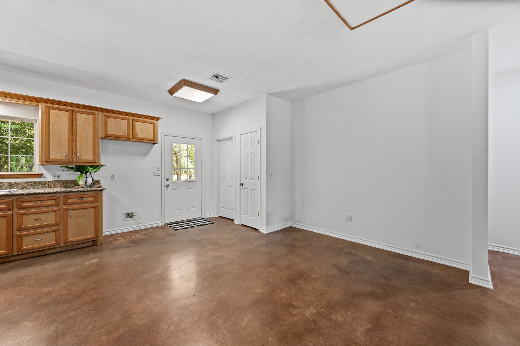 16959 S Tram Road, Splendora, TX 77372 16959 S Tram Road, Splendora, TX 77372