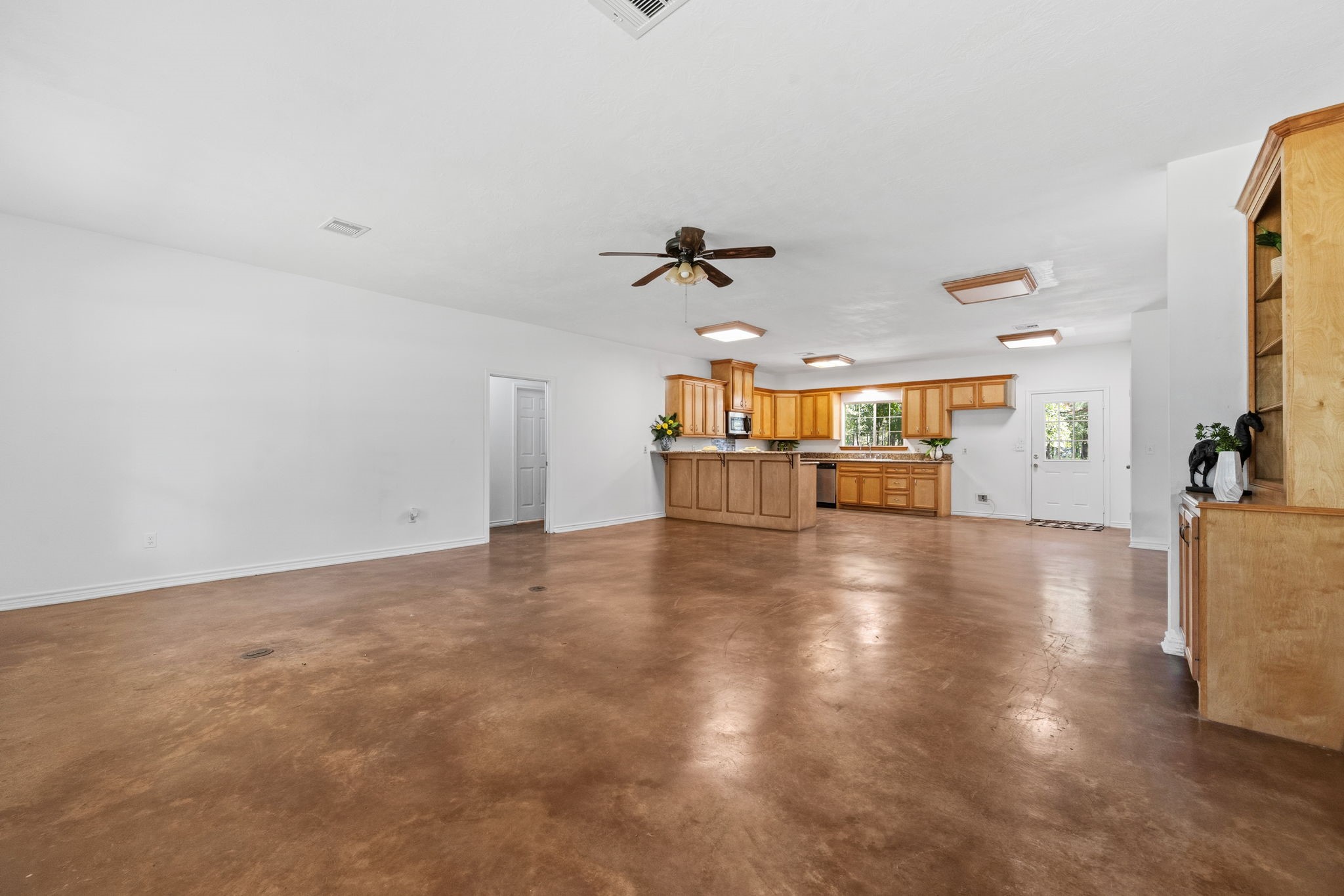 16959 S Tram Road, Splendora, TX 77372 16959 S Tram Road, Splendora, TX 77372