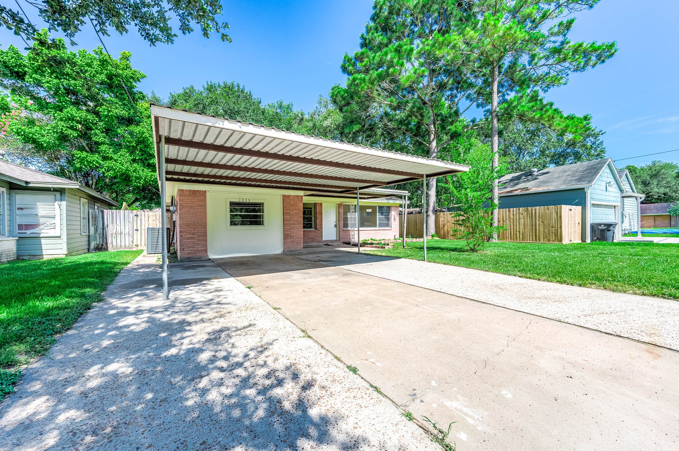 1033 S Booth Lane, Alvin, TX 77511 1033 S Booth Lane, Alvin, TX 77511