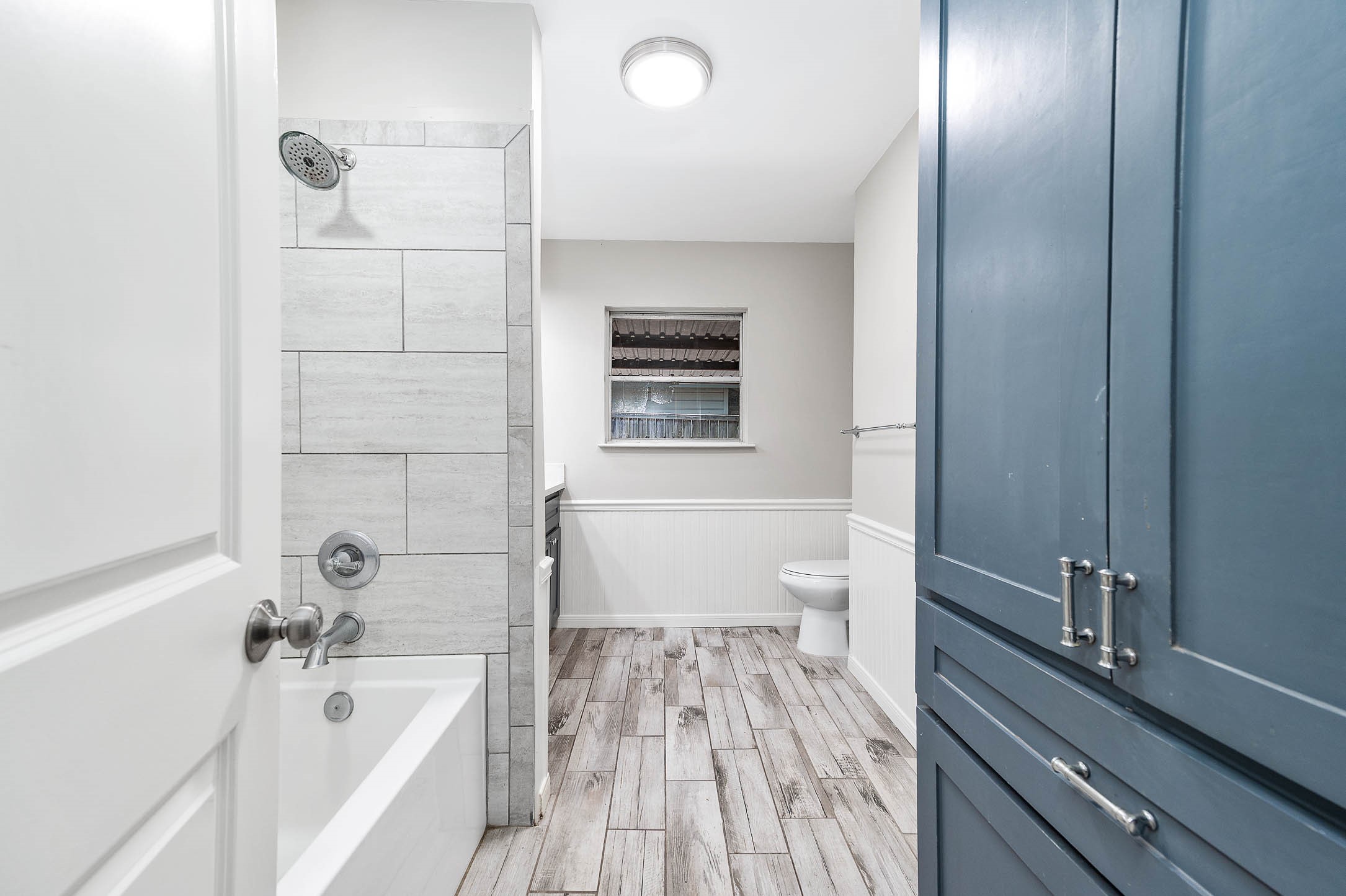 1033 S Booth Lane, Alvin, TX 77511
