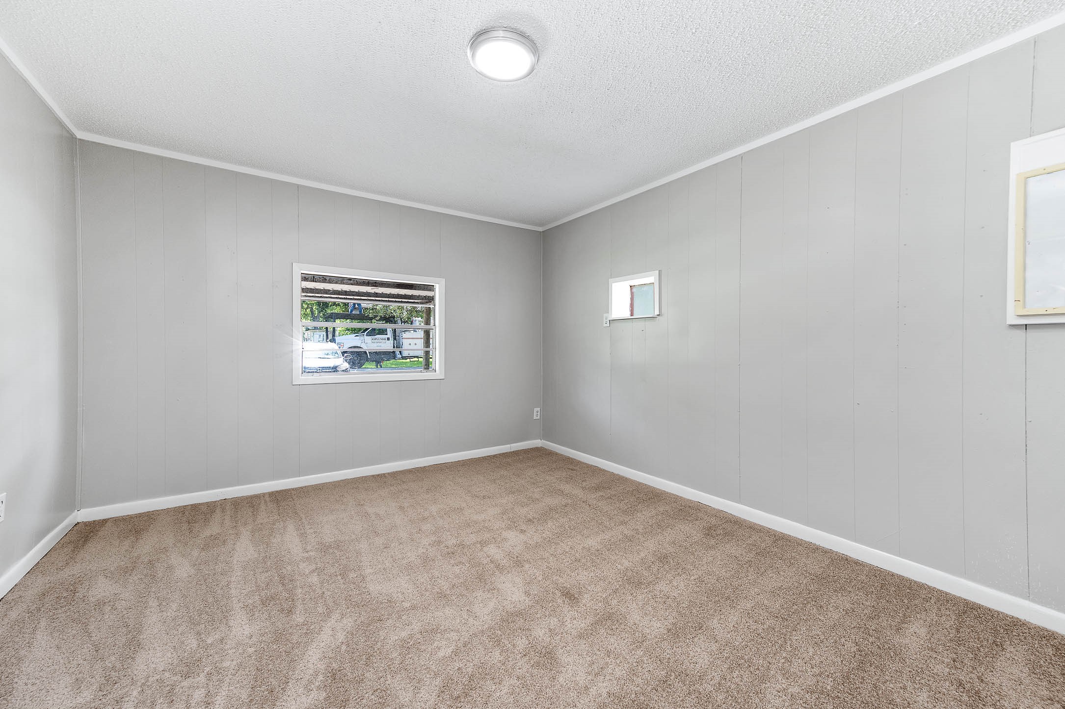 1033 S Booth Lane, Alvin, TX 77511 1033 S Booth Lane, Alvin, TX 77511
