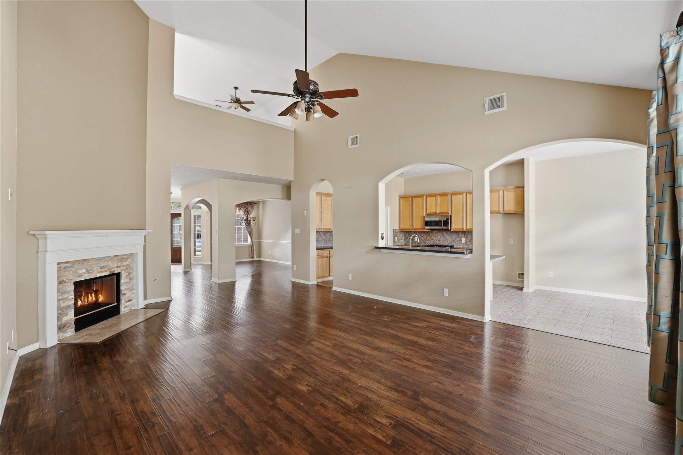 75 W Prairie Dawn Circle, The Woodlands, TX 77385 75 W Prairie Dawn Circle, The Woodlands, TX 77385