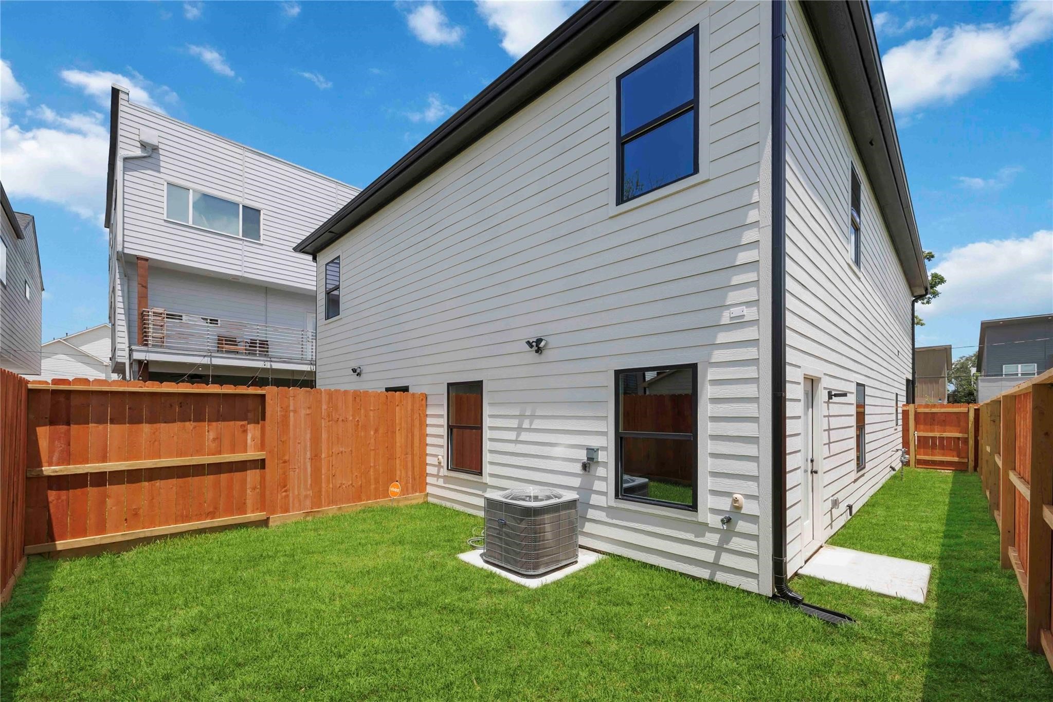 811 E 32nd Street, Houston, TX 77022