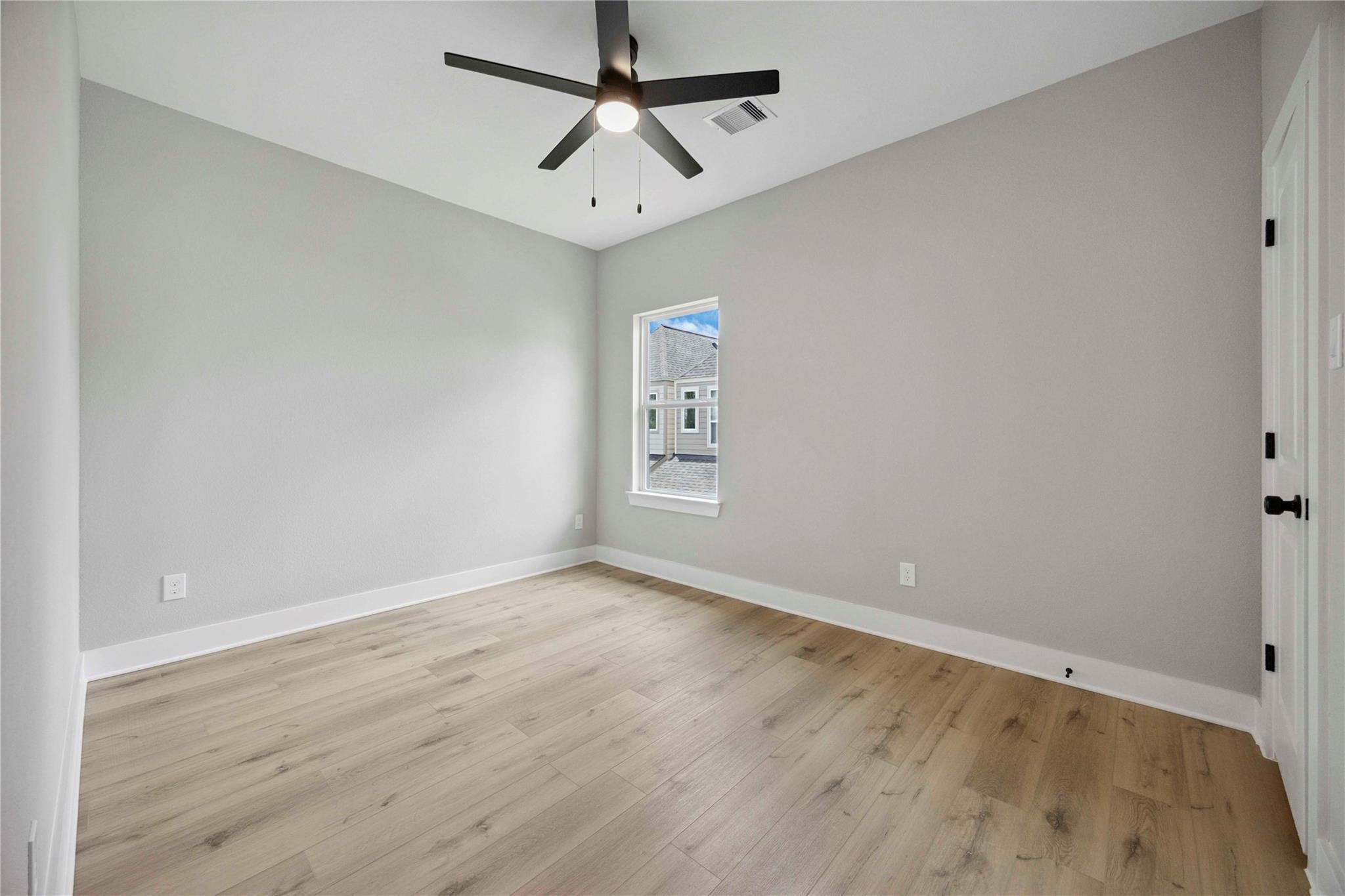 811 E 32nd Street, Houston, TX 77022